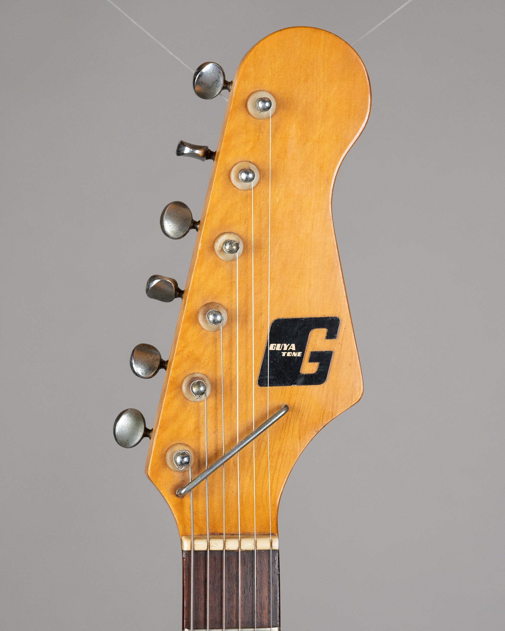 c1965 Guyatone LG-130T (Japan, Cherry Pink, OHSC)