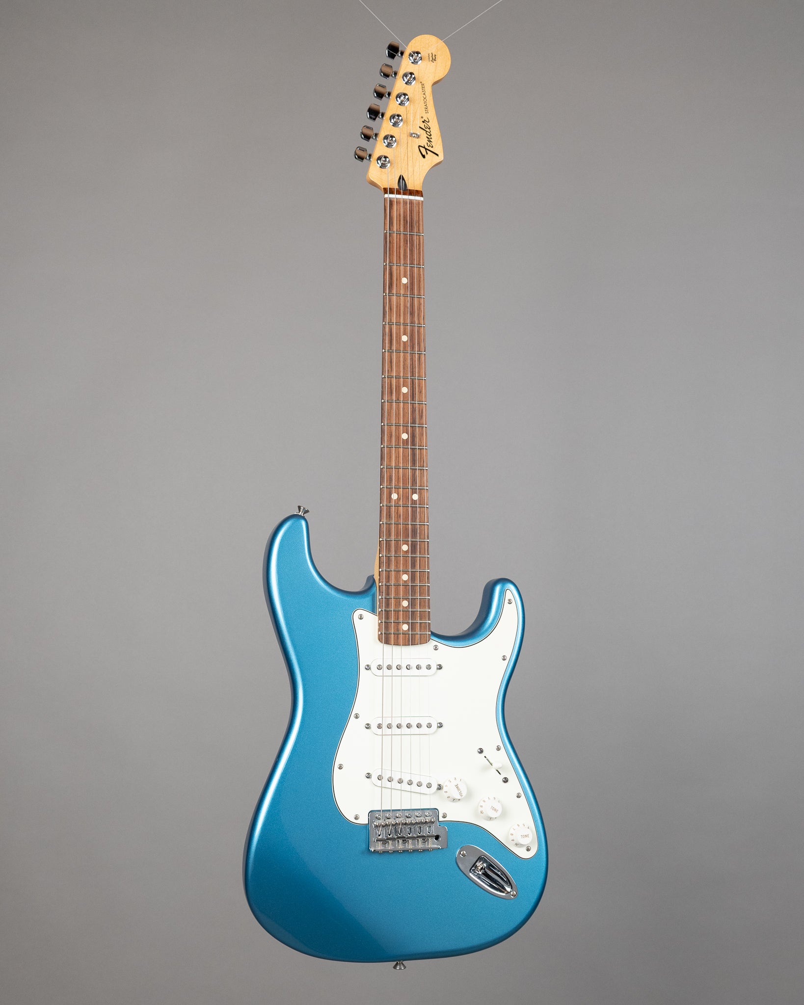 2014 Fender Standard Stratocaster (Mexico, Lake Placid Blue)