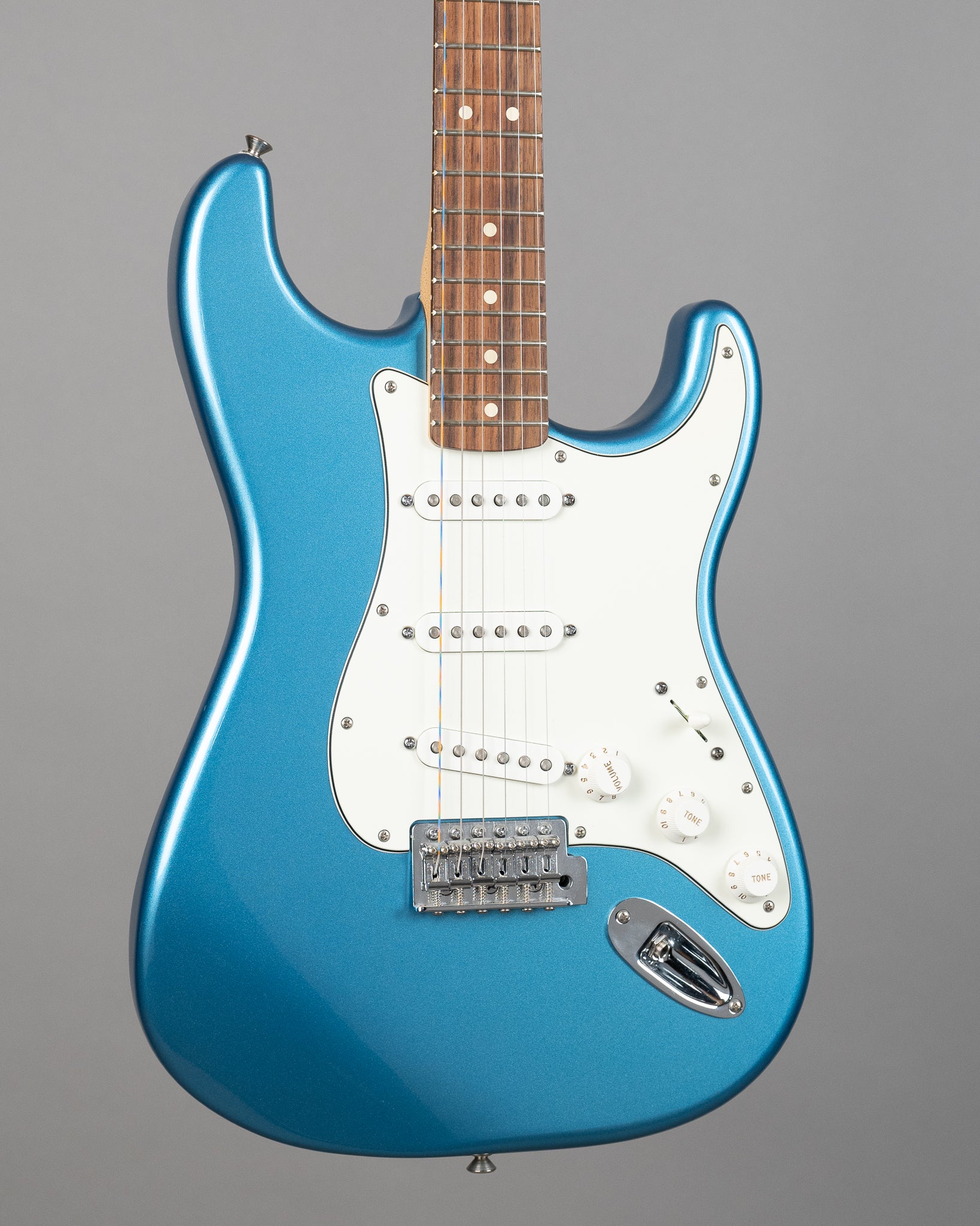 2014 Fender Standard Stratocaster (Mexico, Lake Placid Blue)