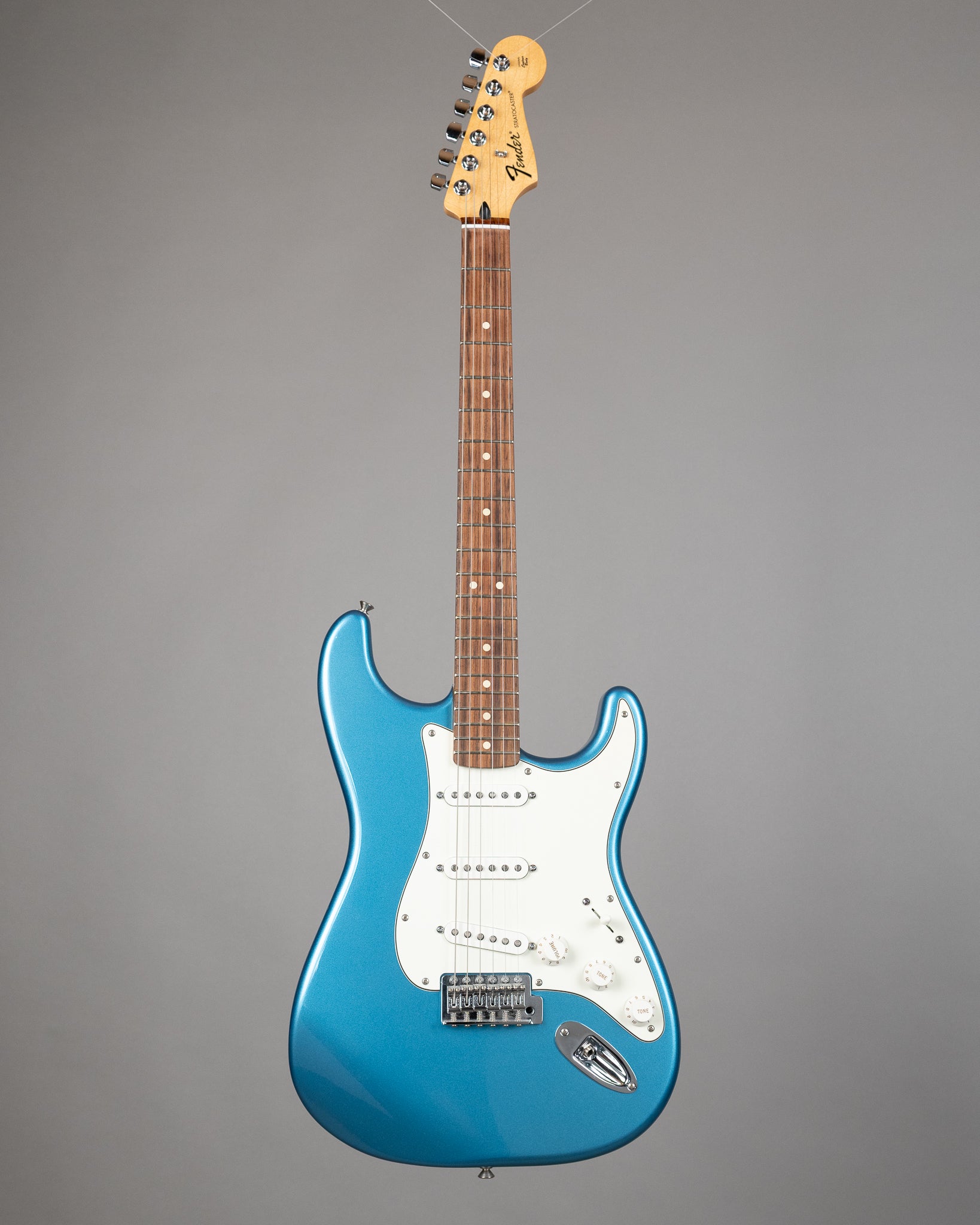 2014 Fender Standard Stratocaster (Mexico, Lake Placid Blue)