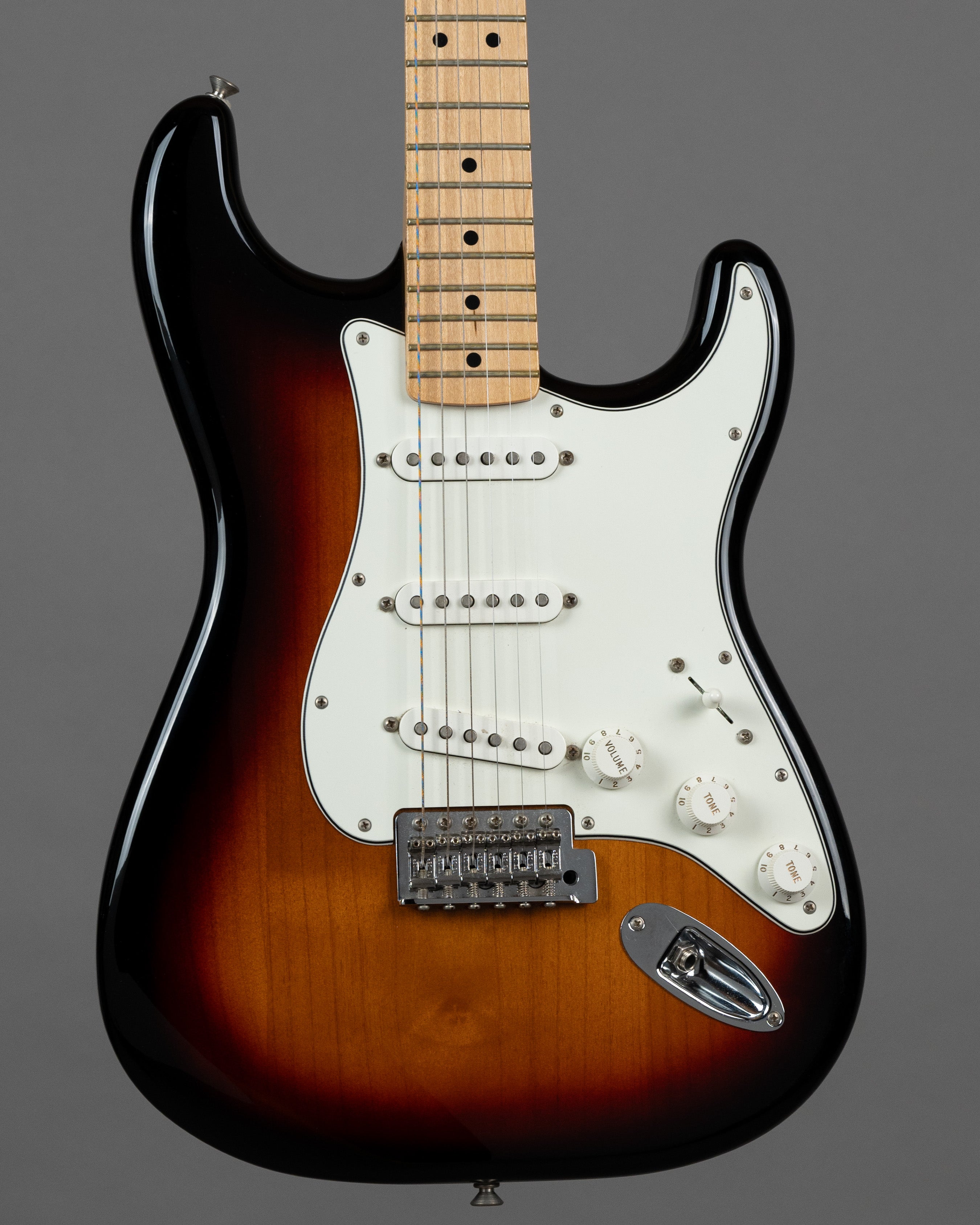 2017 Fender Standard Series Stratocaster (Mexico, Sunburst, HSC)