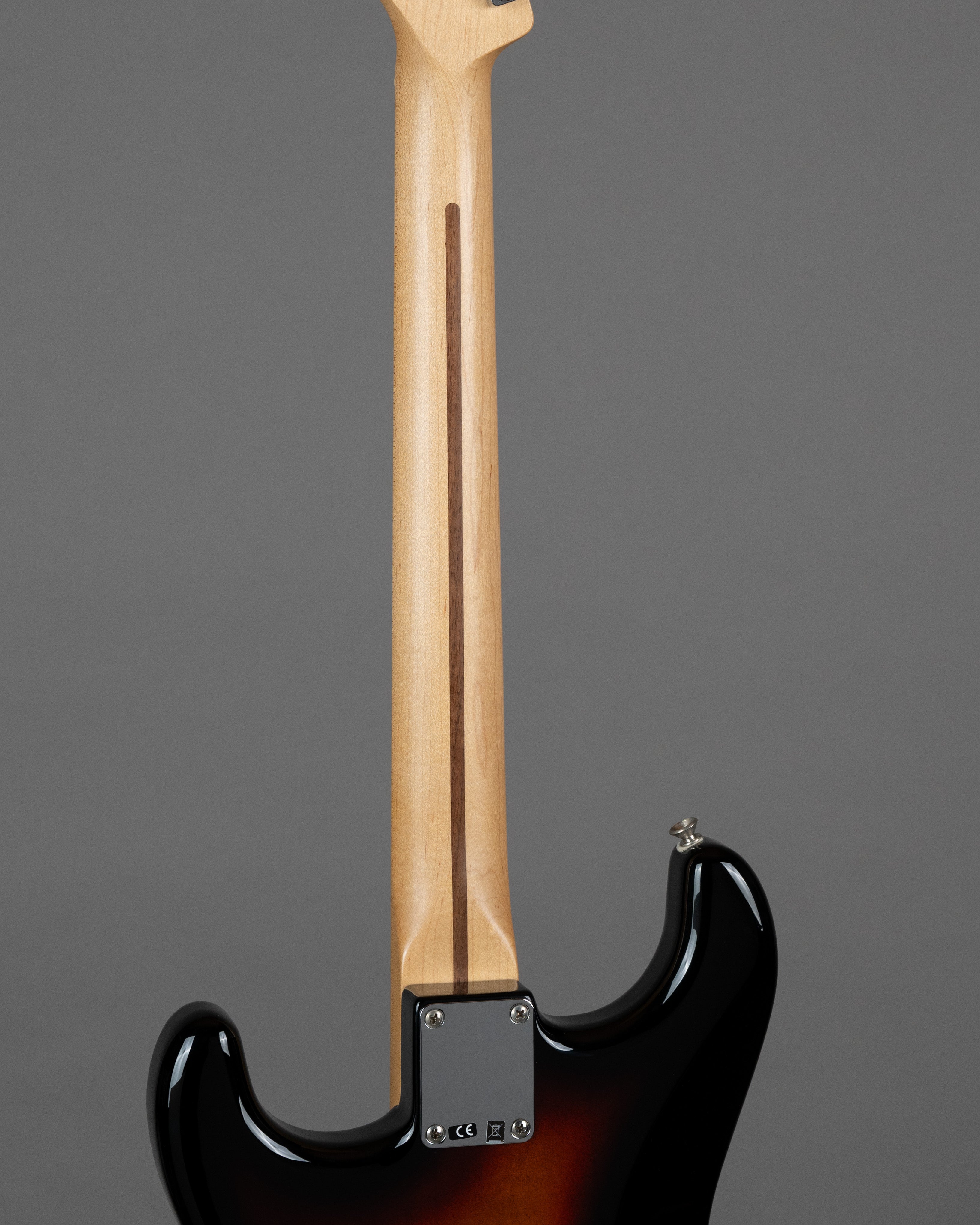 2017 Fender Standard Series Stratocaster (Mexico, Sunburst, HSC)