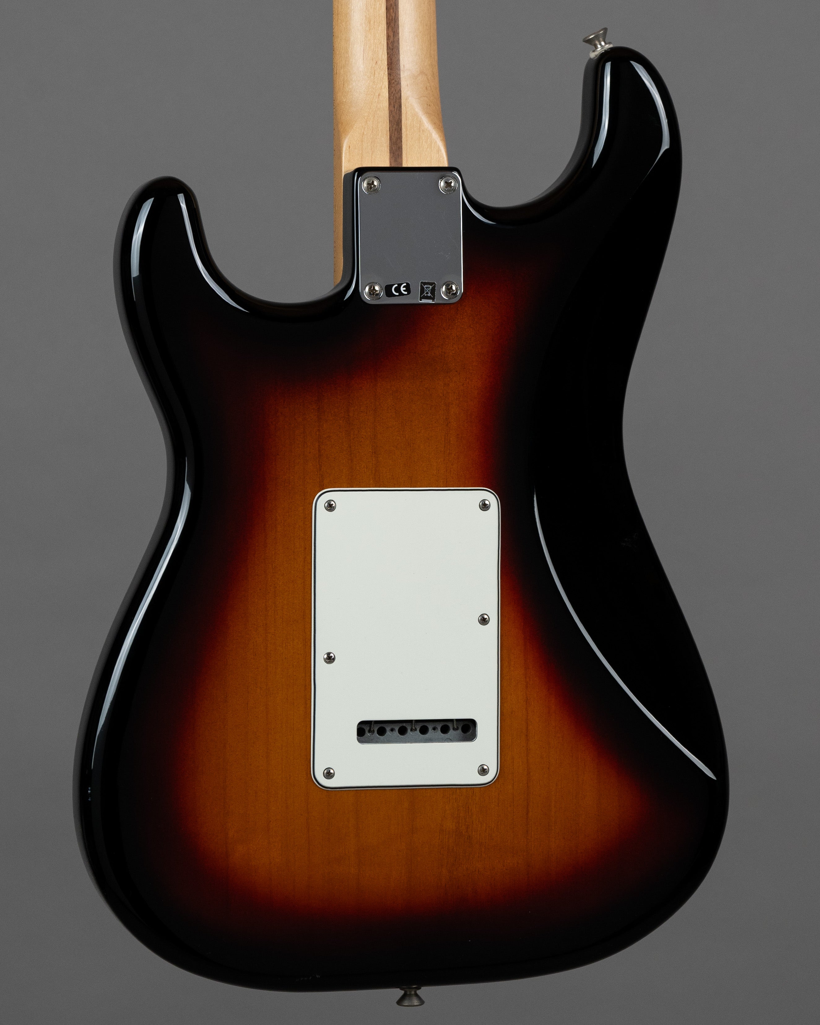 2017 Fender Standard Series Stratocaster (Mexico, Sunburst, HSC)