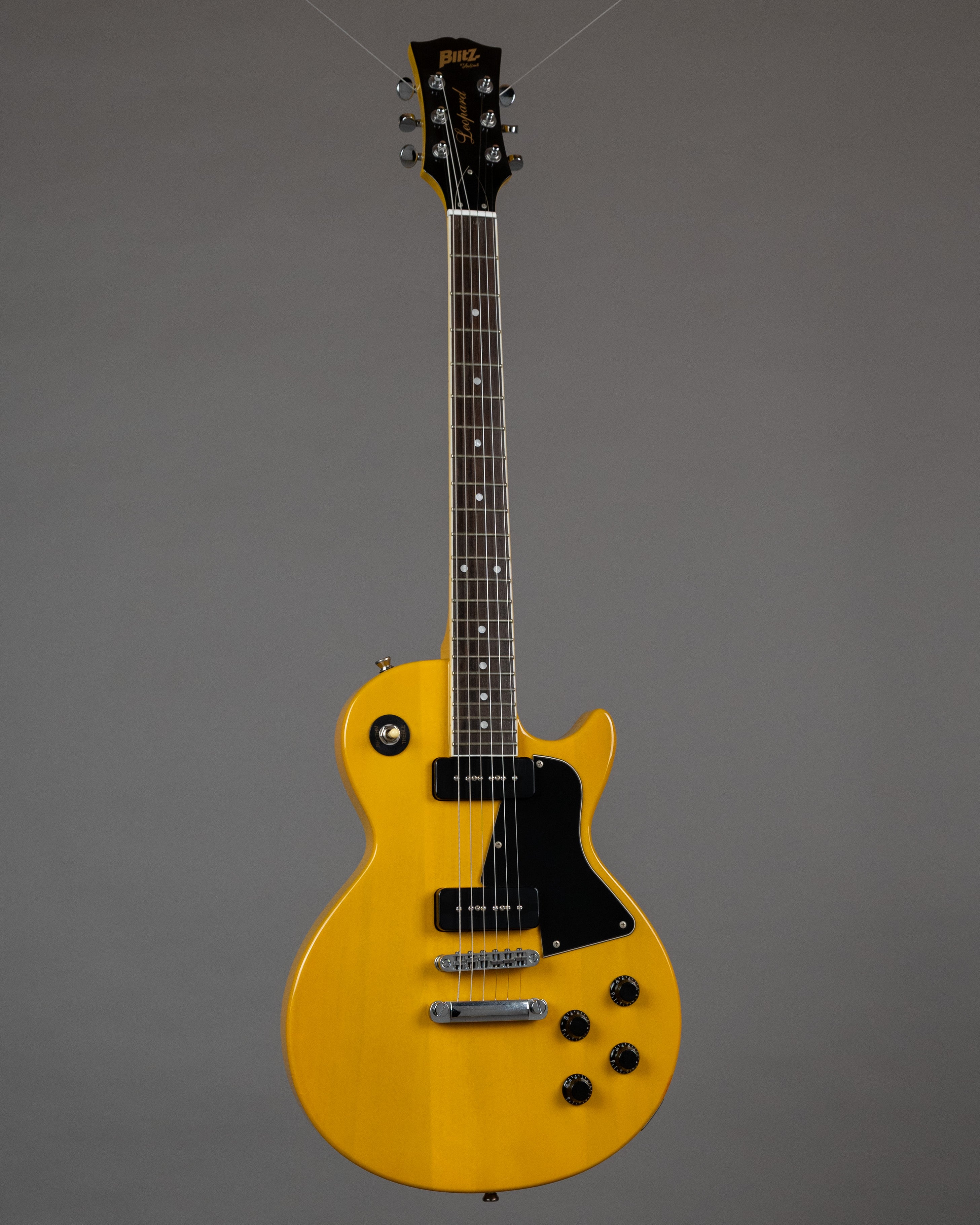 c2000s Blitz by Aria Pro II Leopard LP Special (China, TV Yellow)