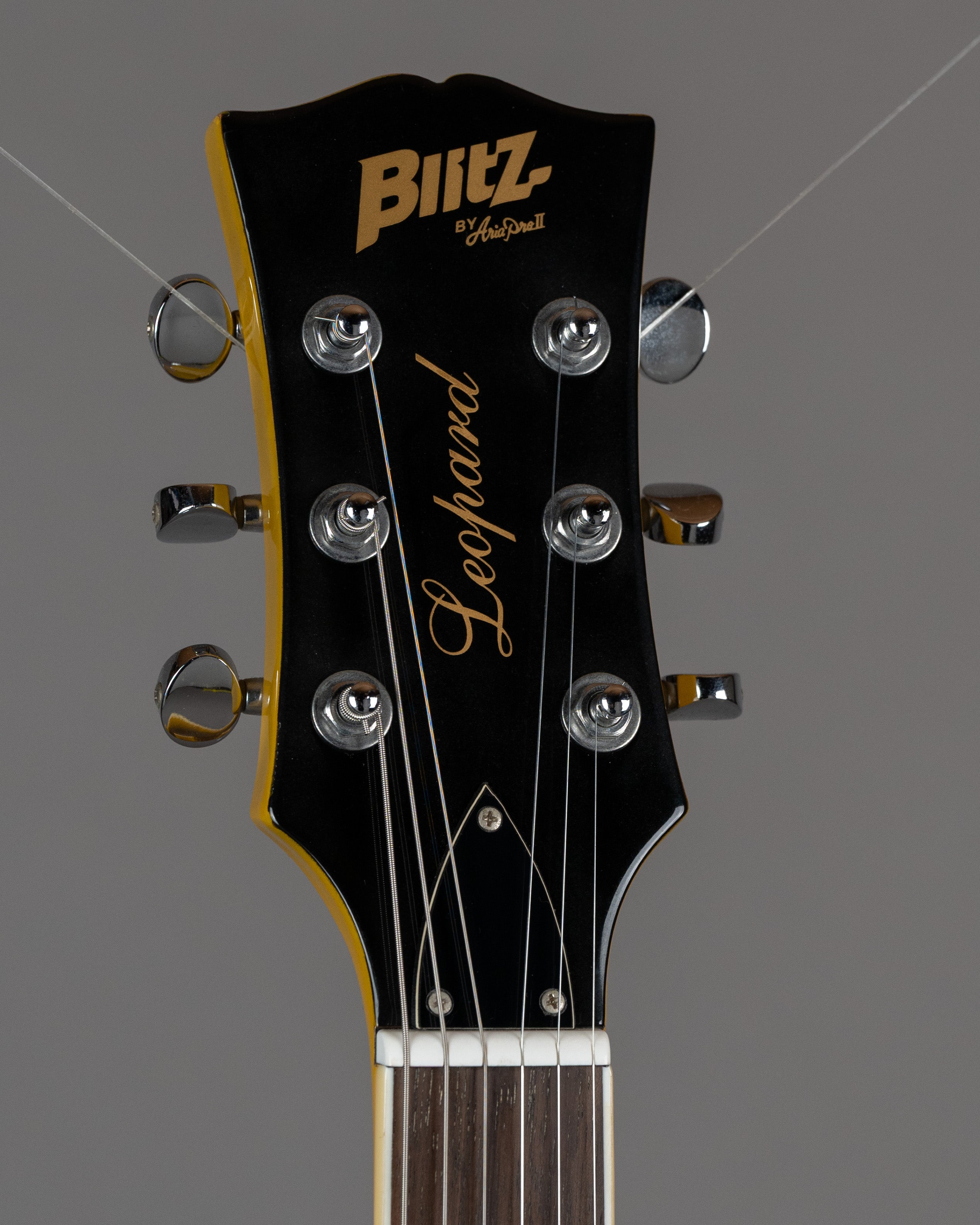 c2000s Blitz by Aria Pro II Leopard LP Special (China, TV Yellow)