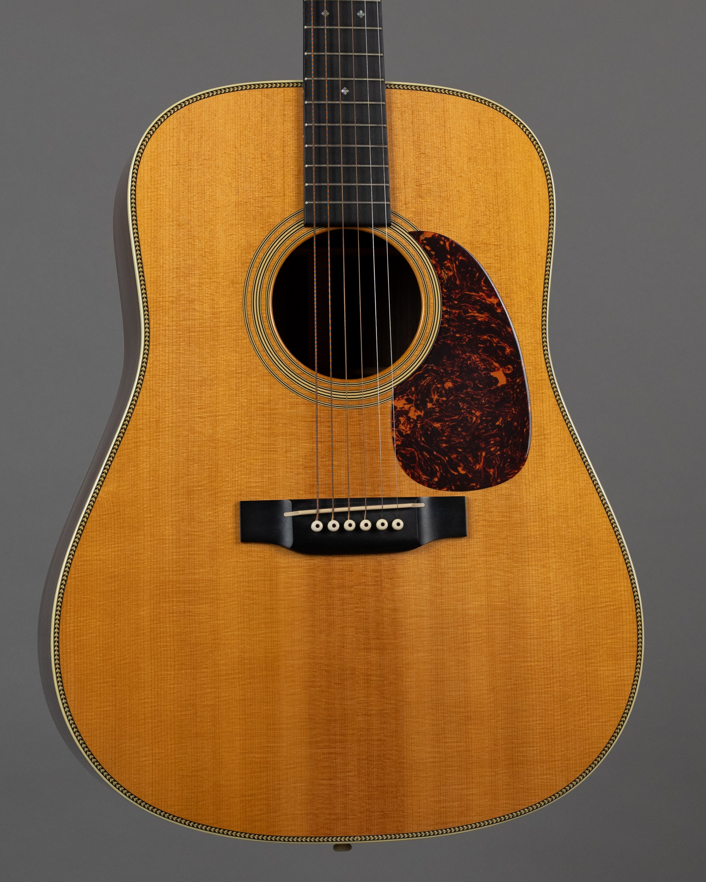 2004 Martin HD-28V (USA, Natural Gloss, OHSC)