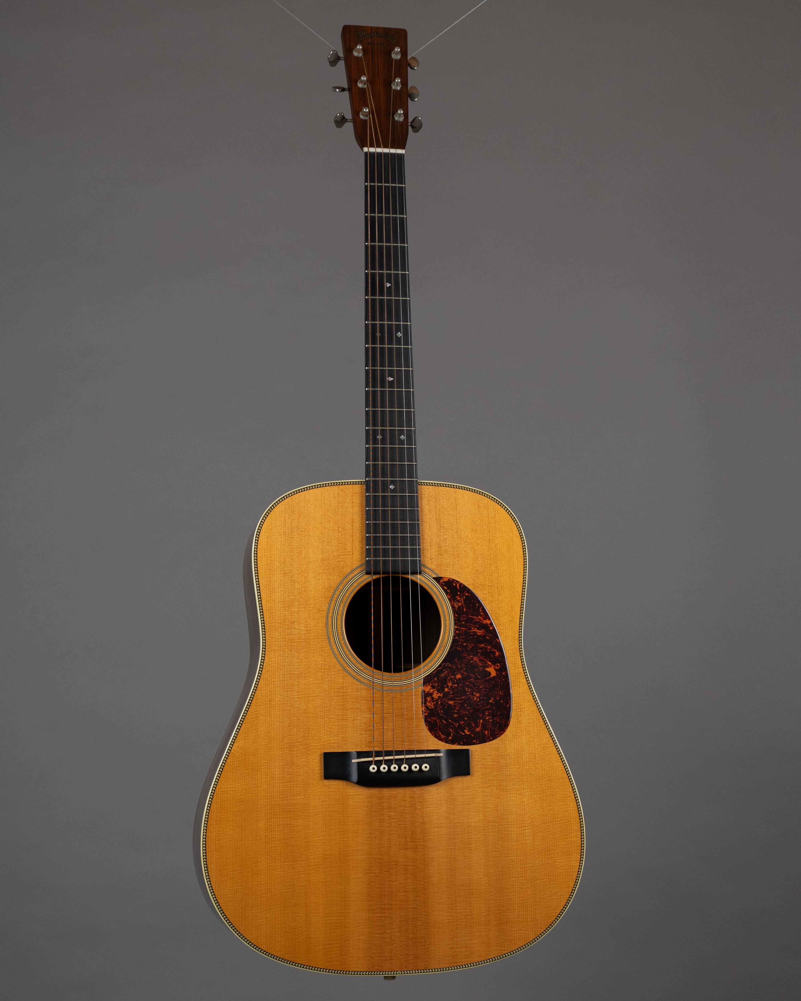 2004 Martin HD-28V (USA, Natural Gloss, OHSC)