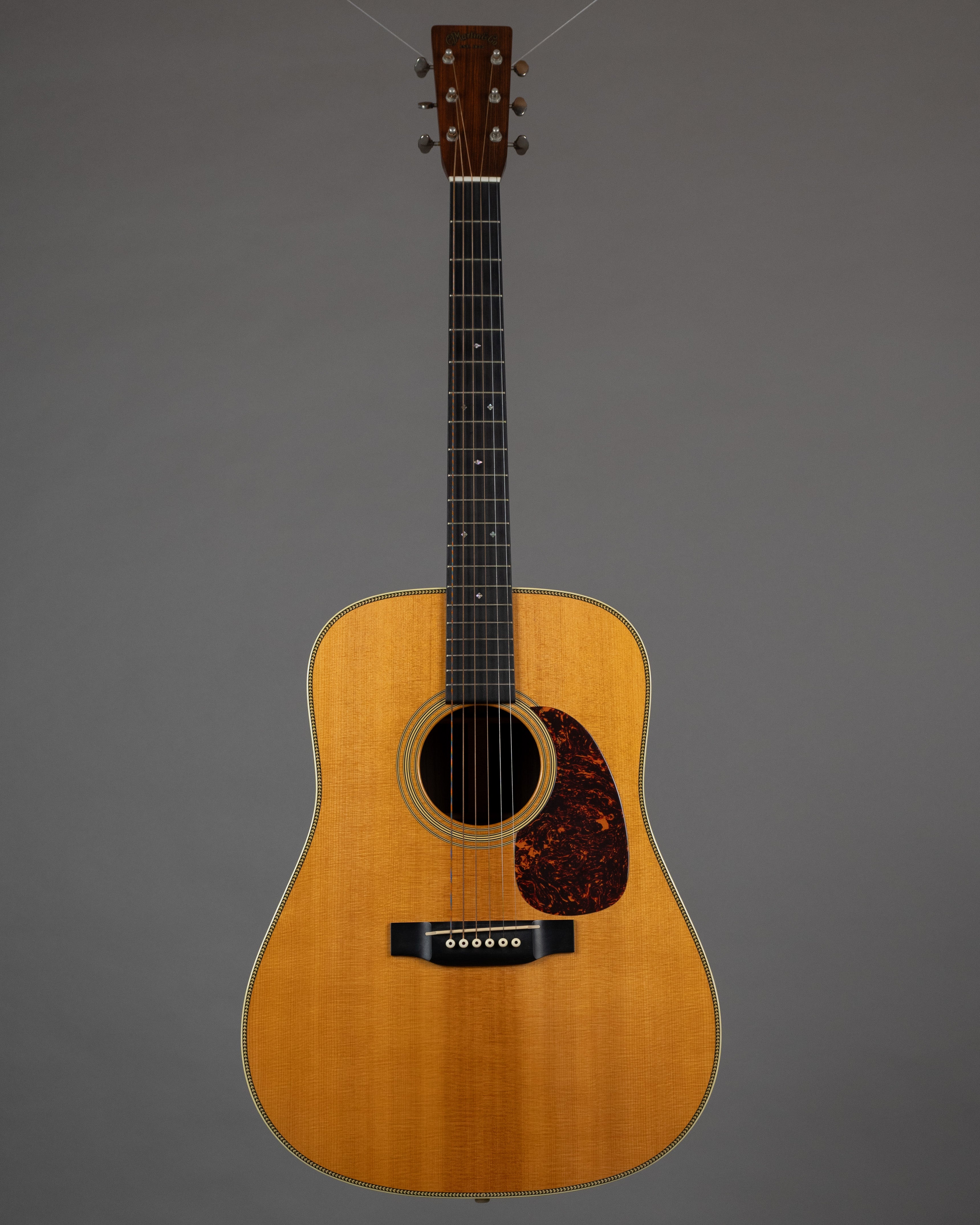 2004 Martin HD-28V (USA, Natural Gloss, OHSC)
