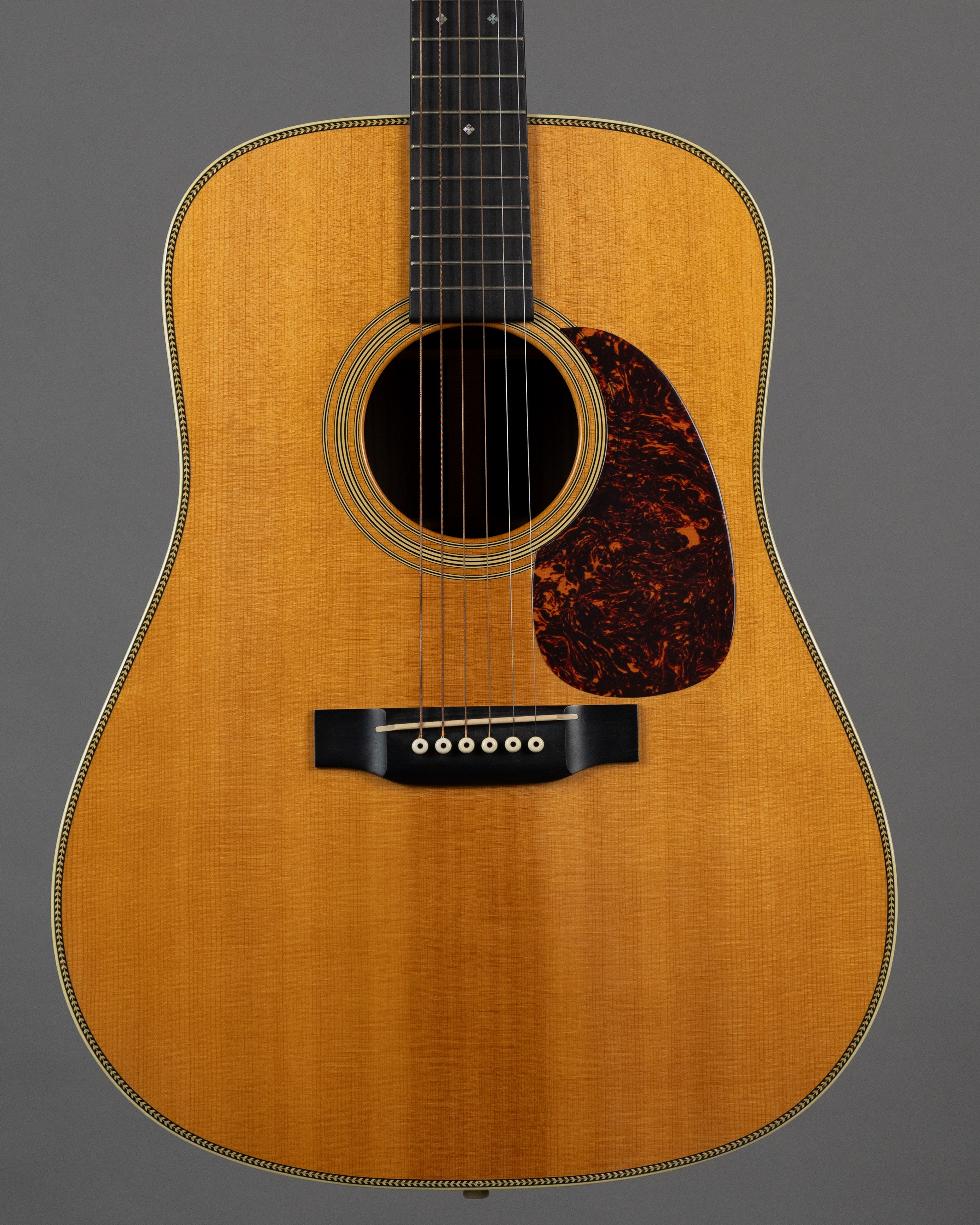 2004 Martin HD-28V (USA, Natural Gloss, OHSC)