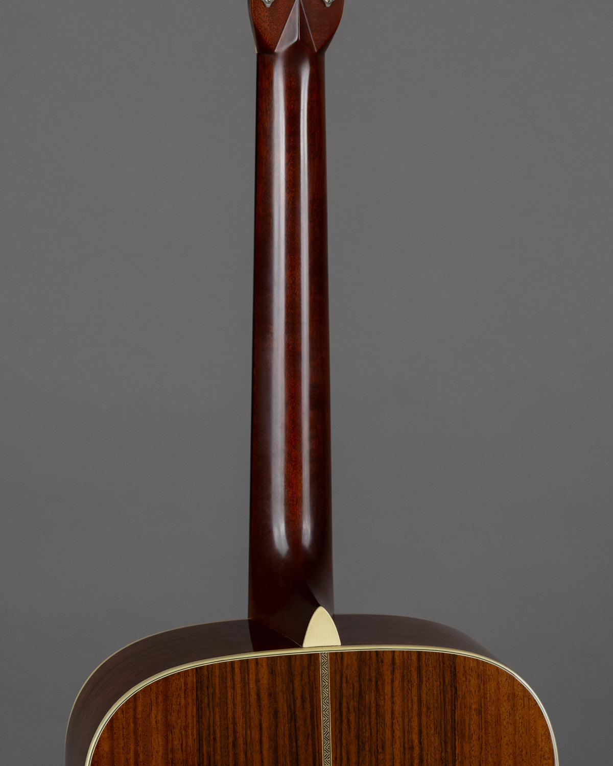 2004 Martin HD-28V (USA, Natural Gloss, OHSC)