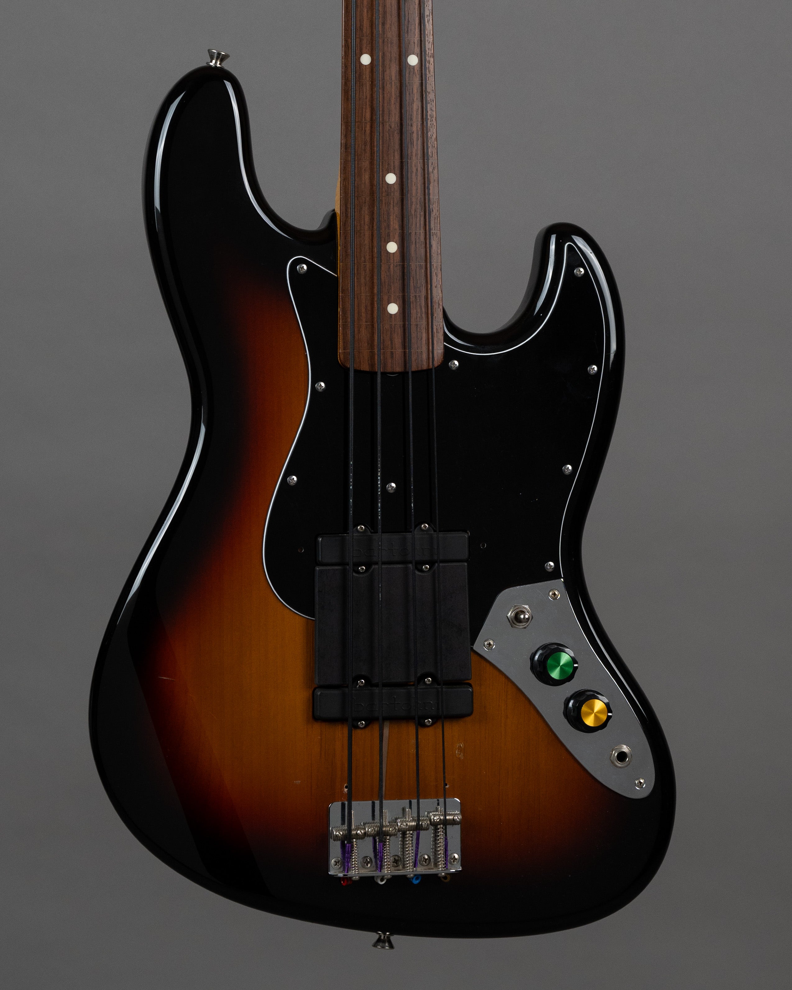 1994 Fender Jazz Bass JB62-FL Lined Fretless MOD (Japan, Bartolini Pic