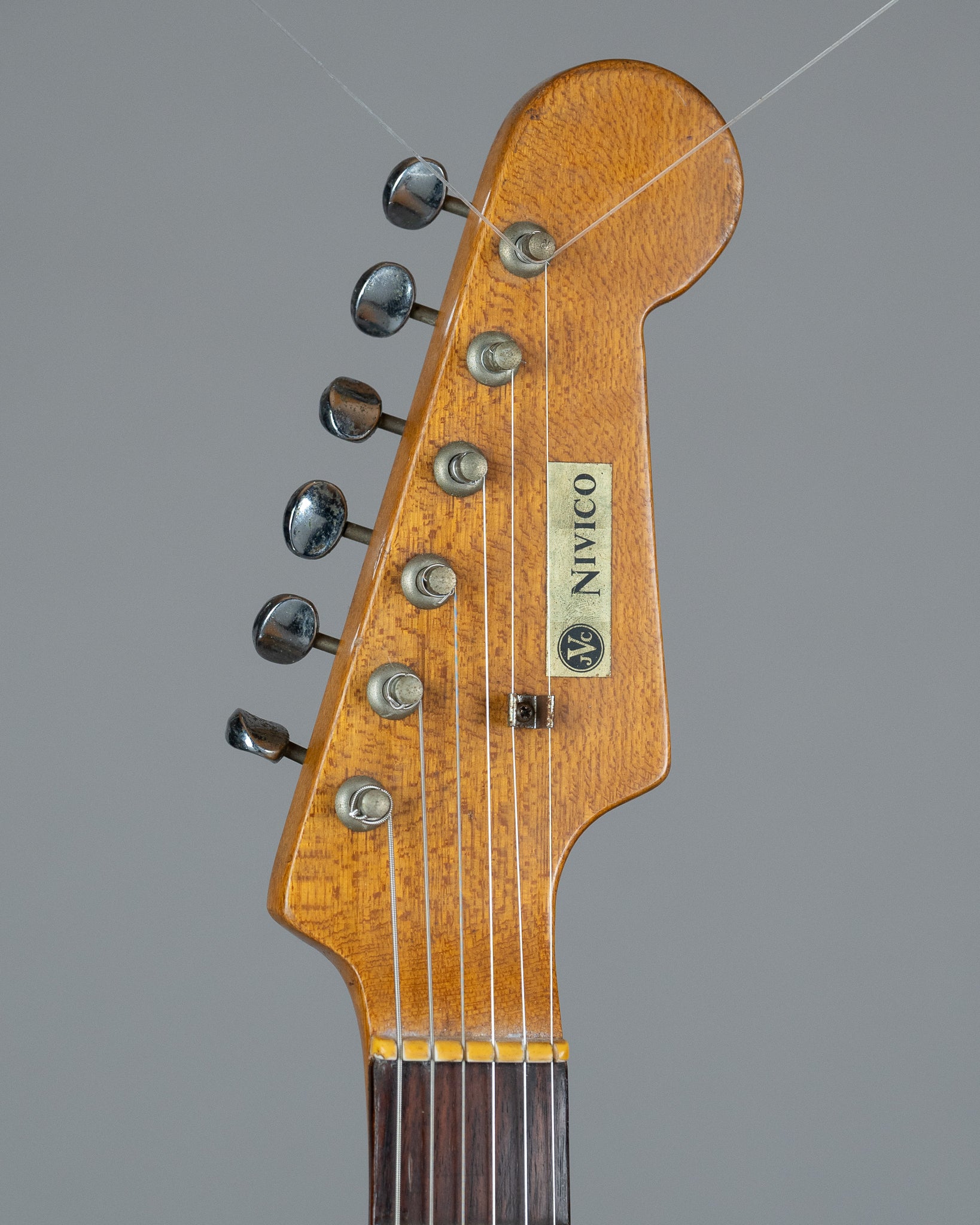 c1960s Victor / Nivico SG-18 (Japan, White, OHSC)
