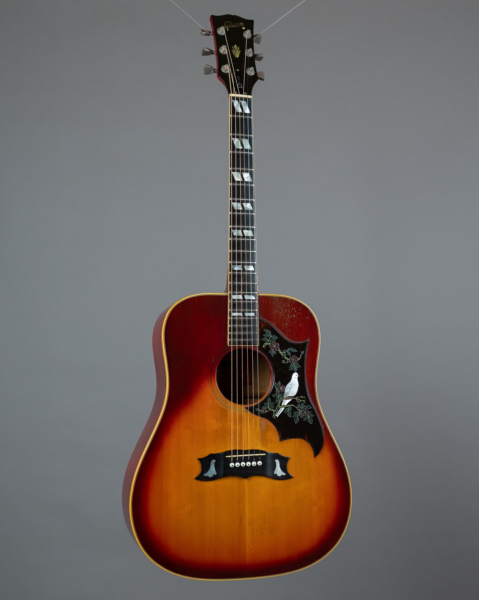 c1970-72 Gibson Dove Custom (USA, Sunburst, HSC)