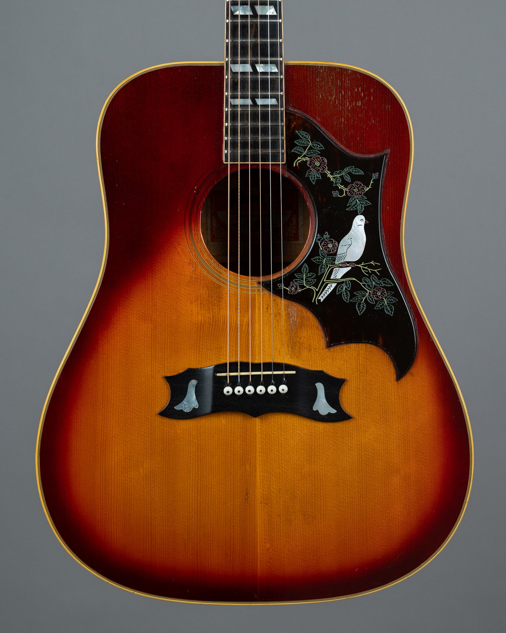 c1970-72 Gibson Dove Custom (USA, Sunburst, HSC)