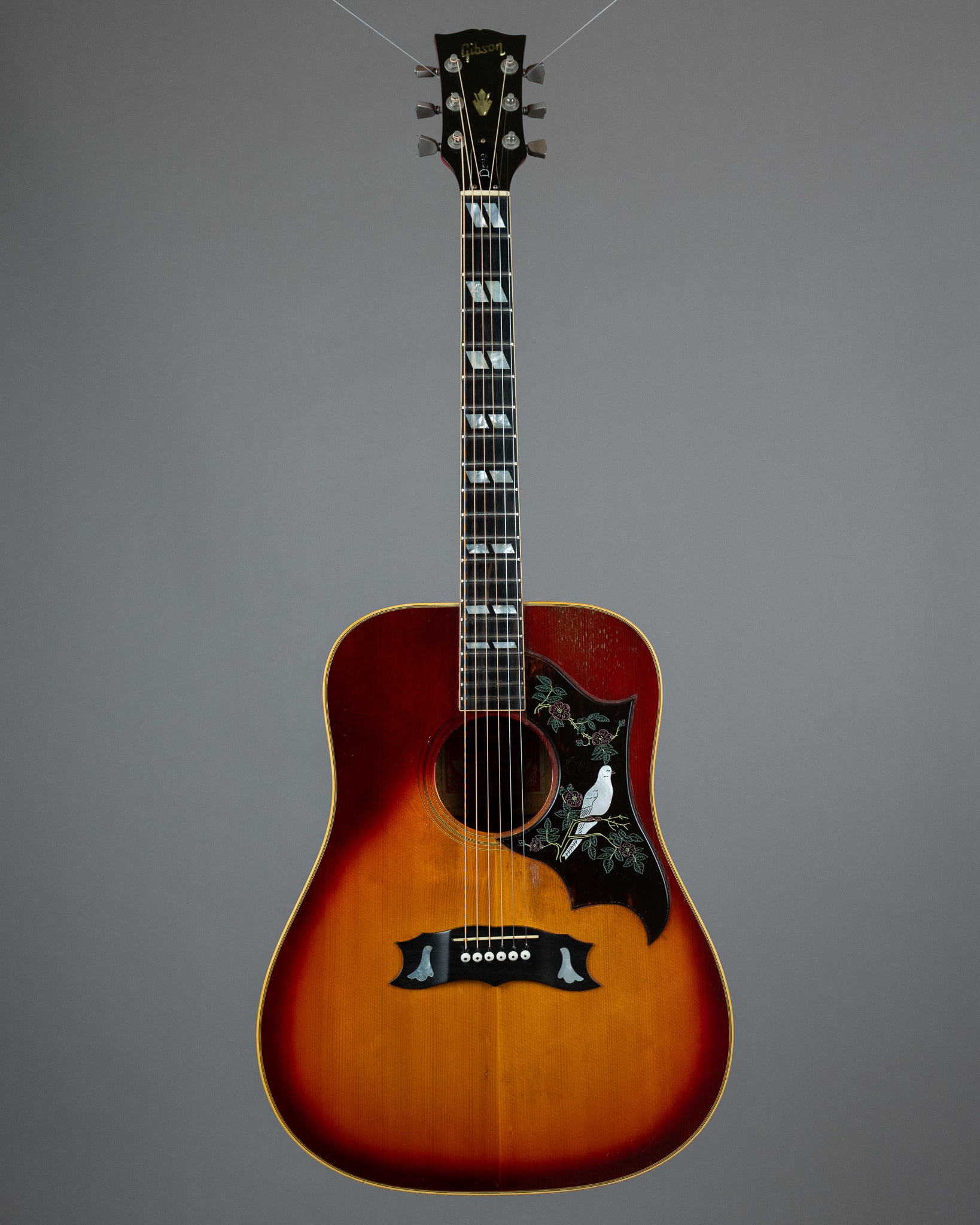 c1970-72 Gibson Dove Custom (USA, Sunburst, HSC)