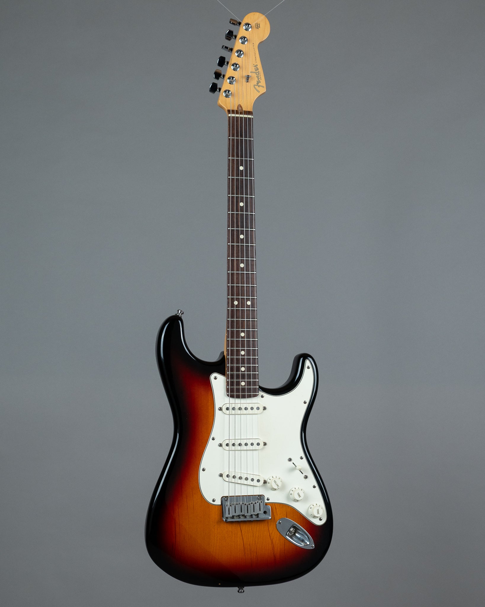 2000 Fender American Standard Stratocaster (USA, Sunburst, OHSC)