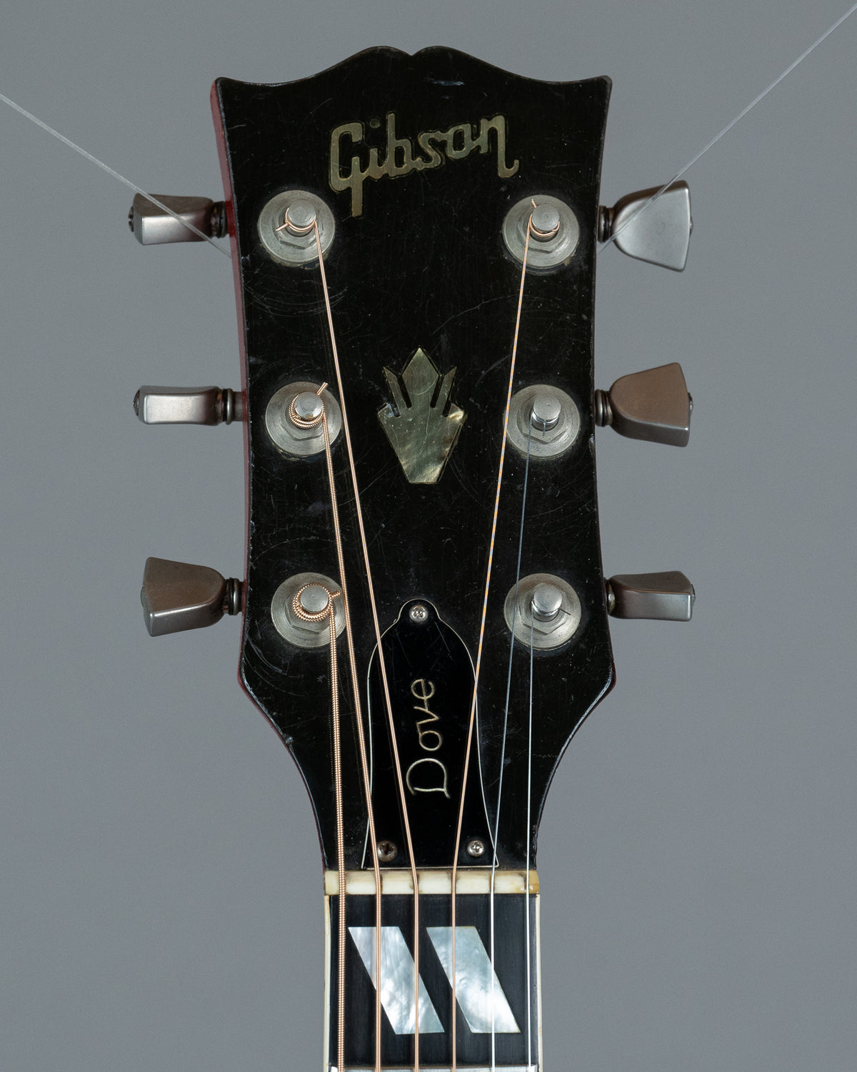 1974 Gibson Dove Custom (USA, Cherry Sunburst, HSC)