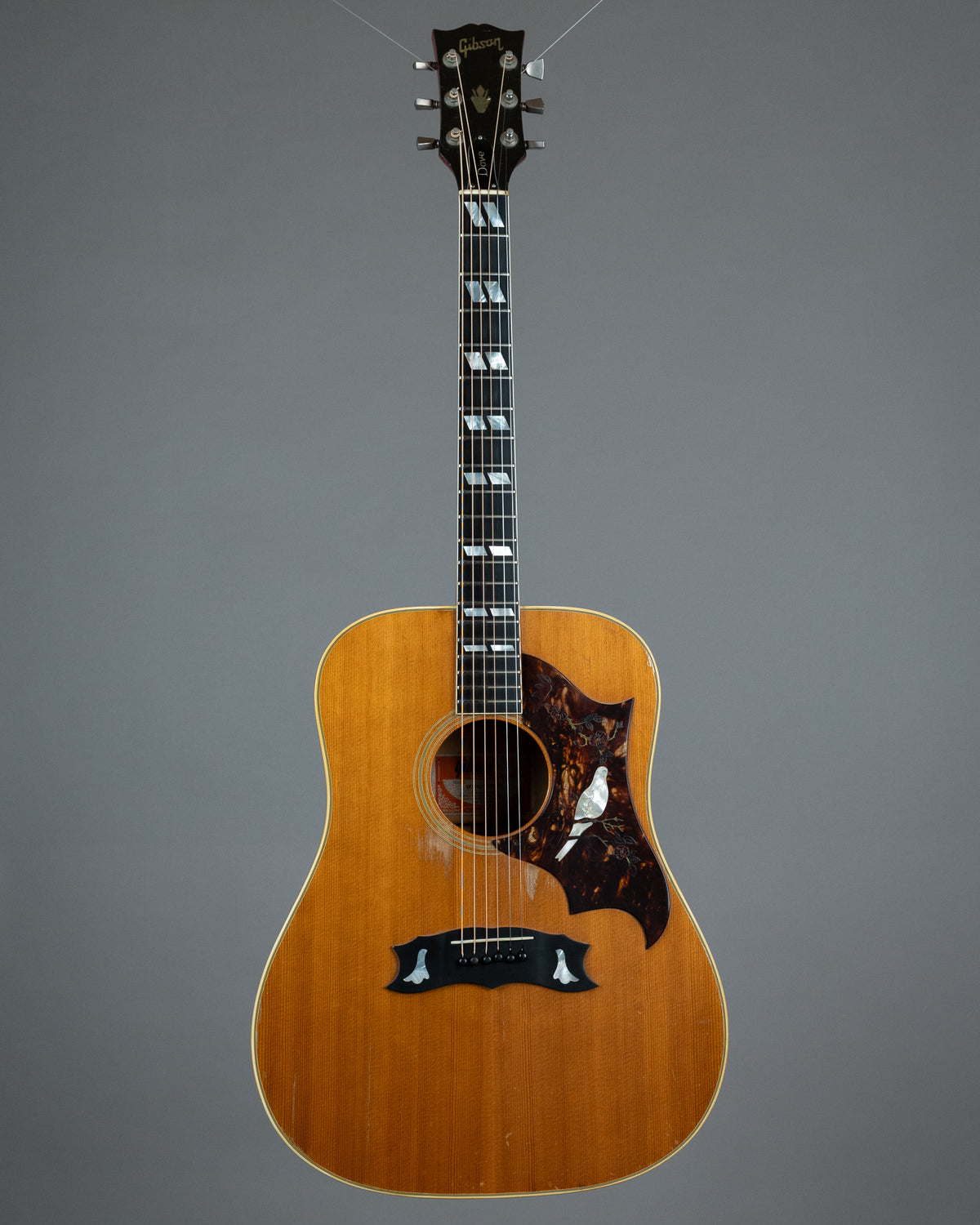1974 Gibson Dove Custom (USA, Cherry Sunburst, HSC)