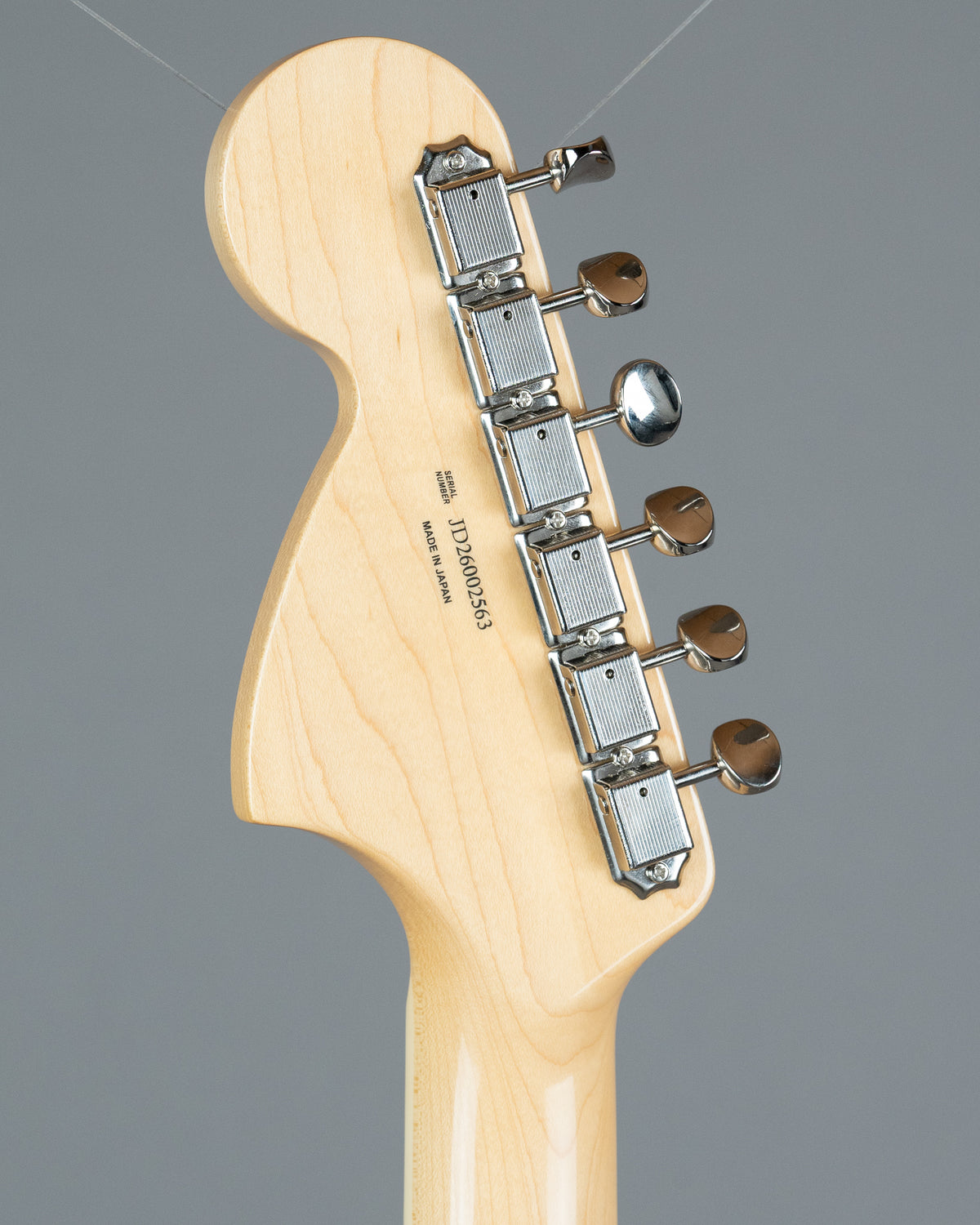 2026 Fender Traditional Late 60s Jazzmaster (Japan, Black, SKB HSC)