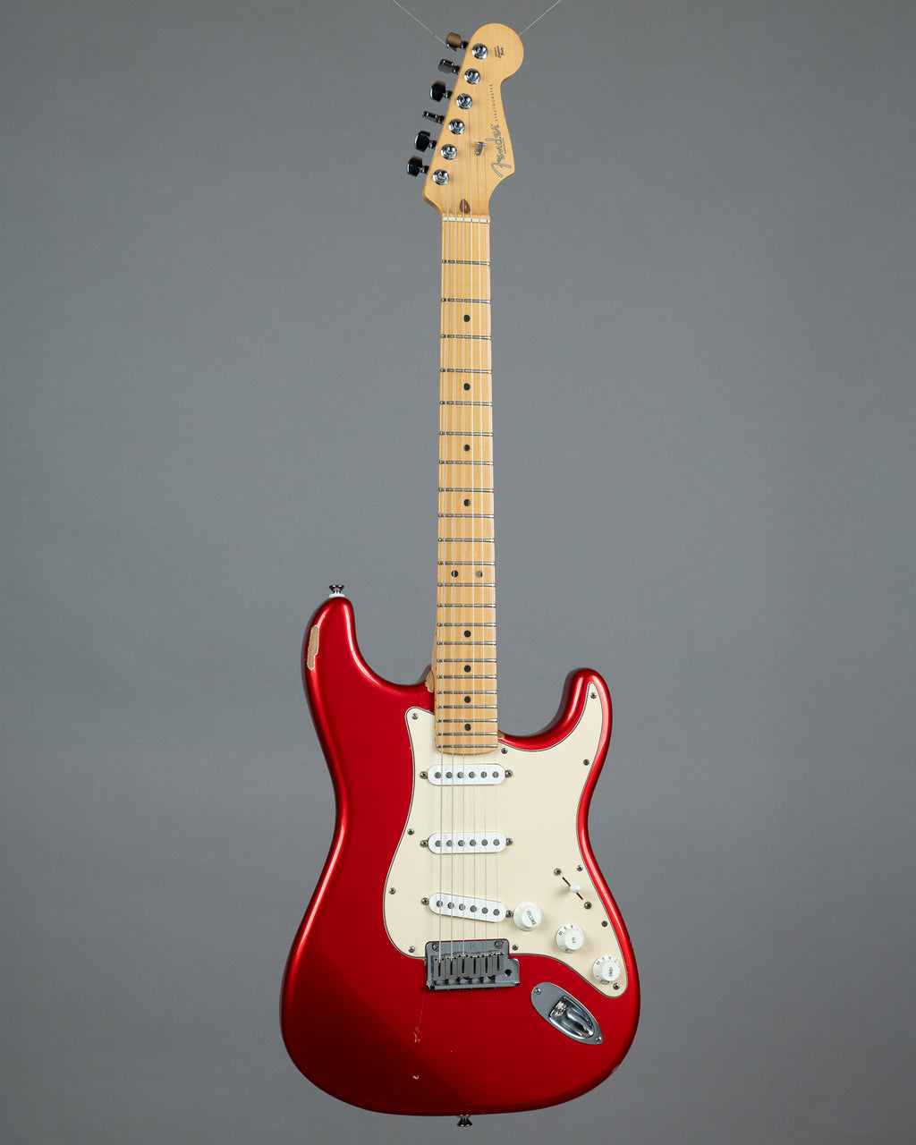 2004 Fender American Standard Stratocaster (USA, Candy Apple Red, OHSC)