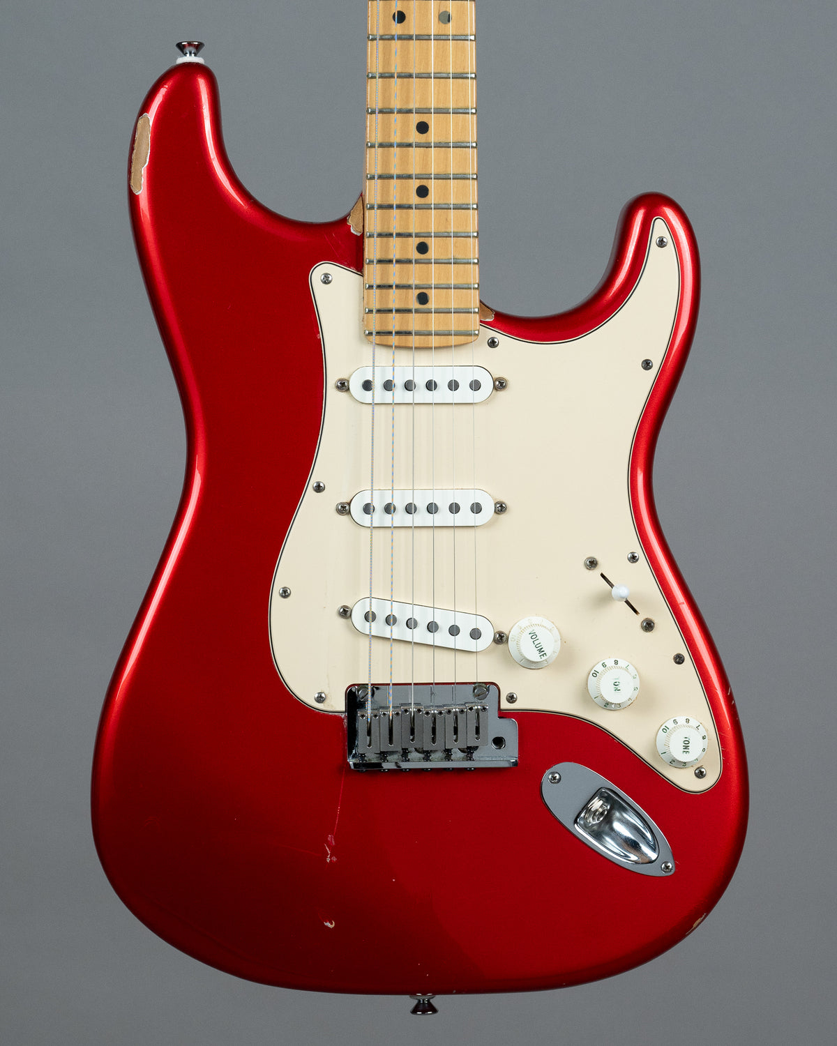 2004 Fender American Standard Stratocaster (USA, Candy Apple Red, OHSC)