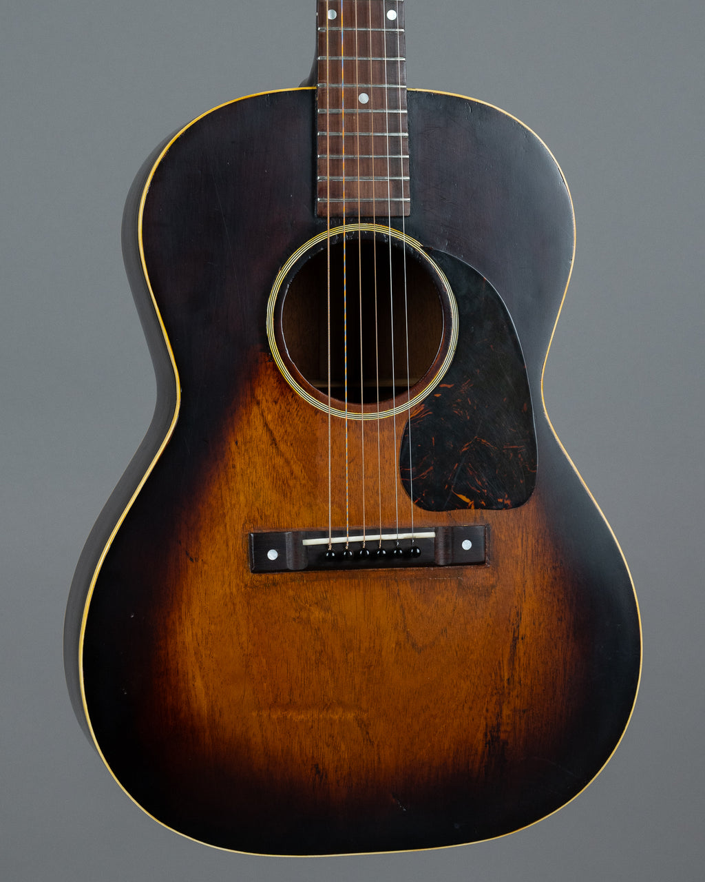1943 Gibson LG-2 (USA, Sunburst, HSC)