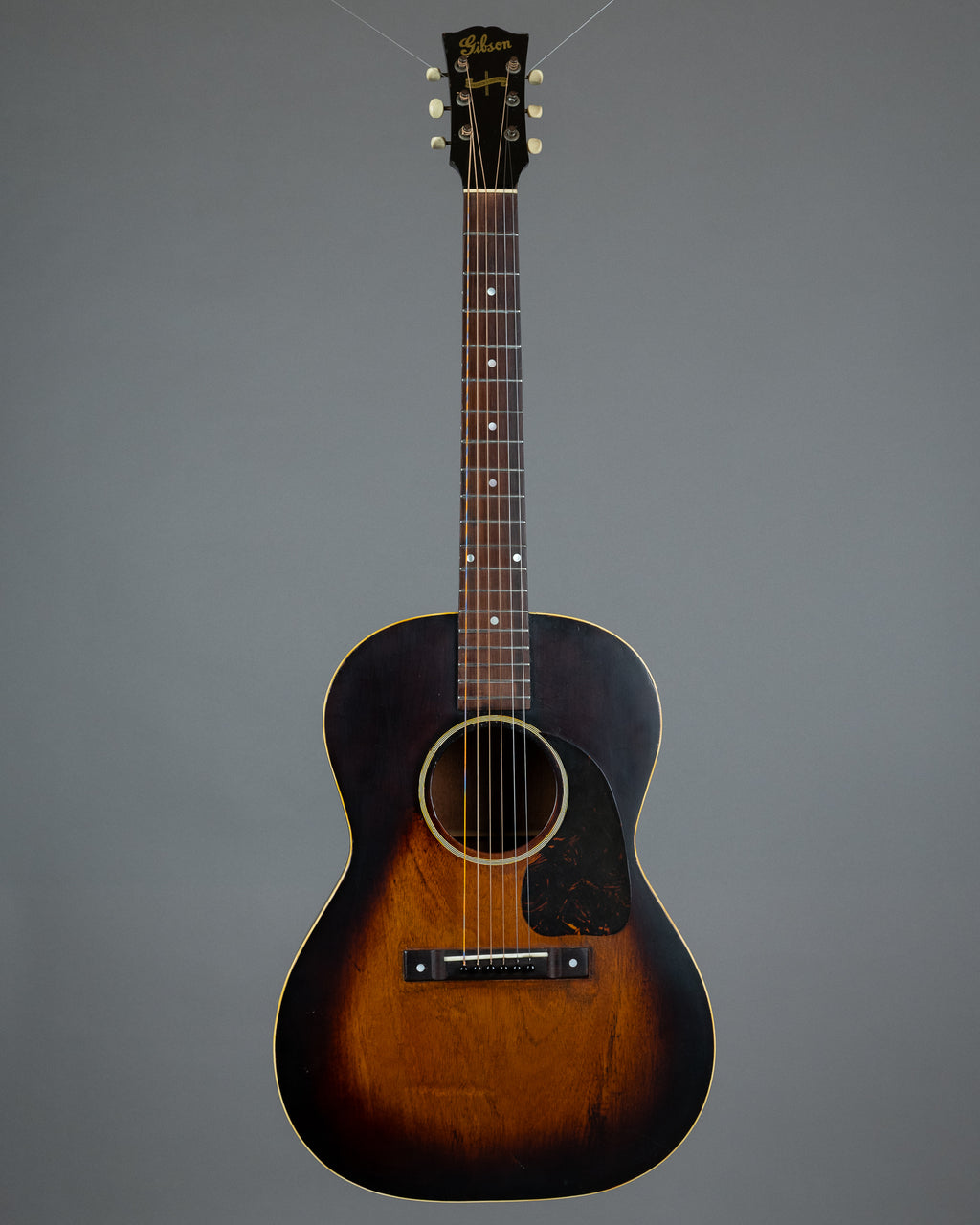1943 Gibson LG-2 (USA, Sunburst, HSC)