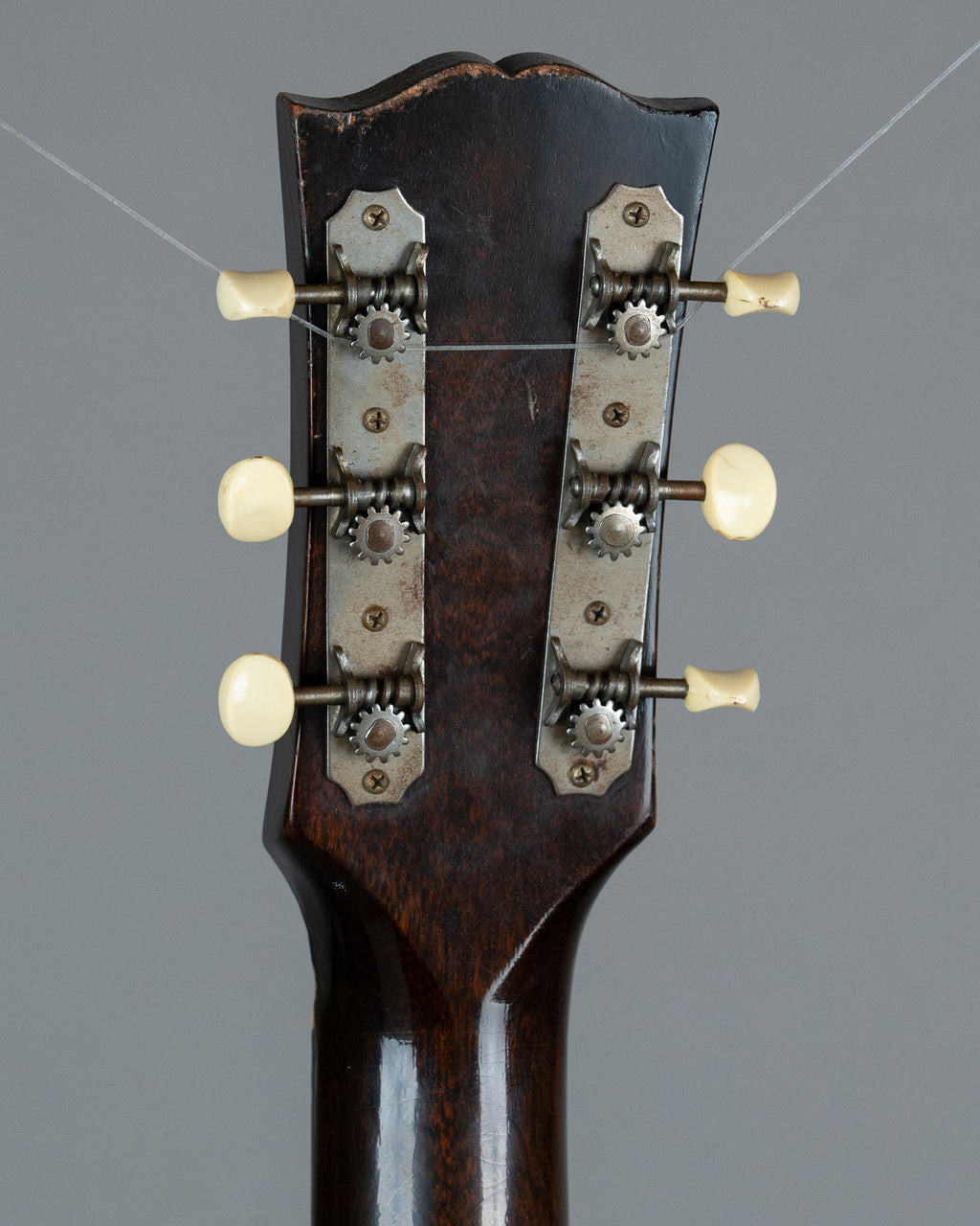 1943 Gibson LG-2 (USA, Sunburst, HSC)