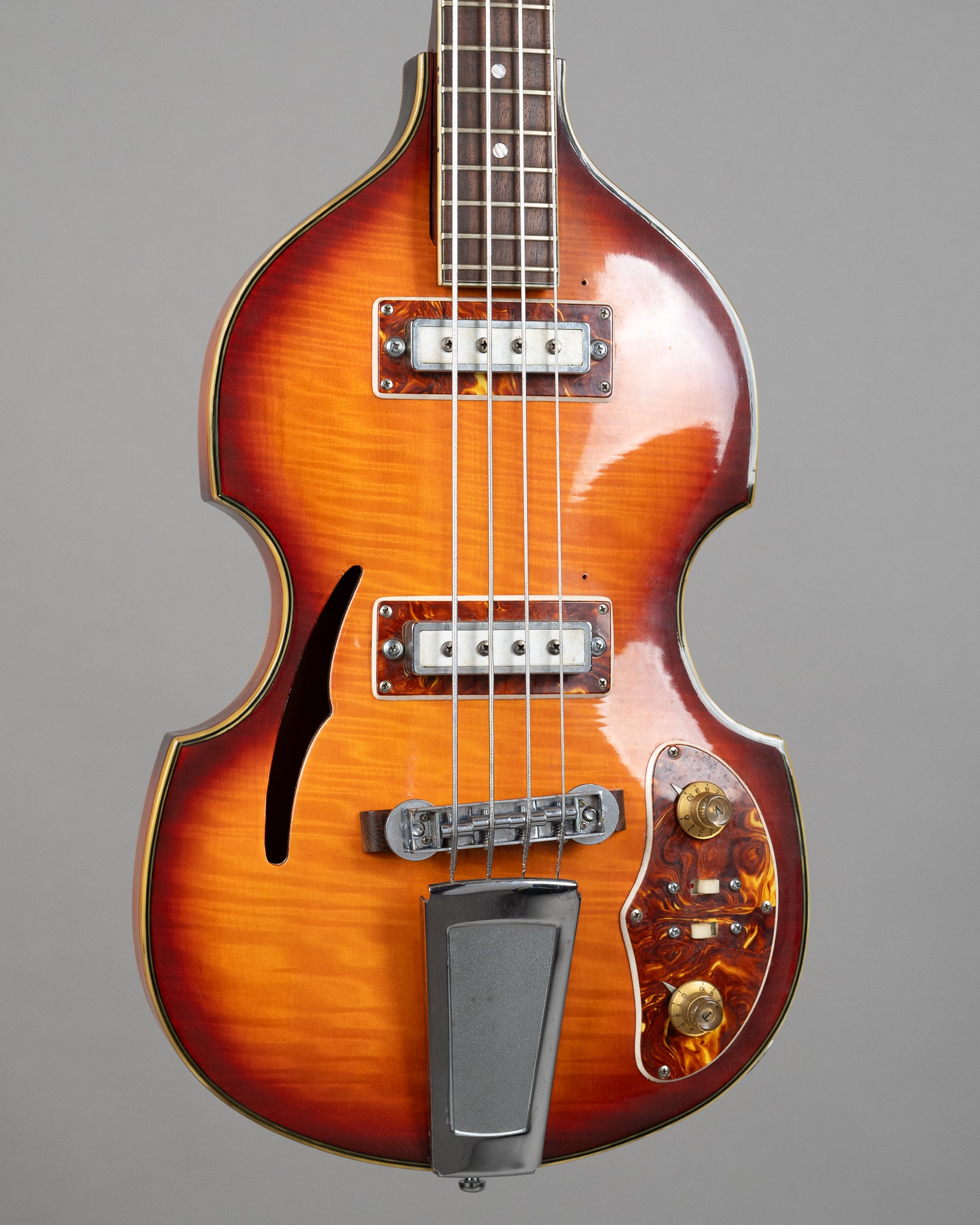 c1969 Guyatone Viola Bass (Japan, Sunburst, OHSC)