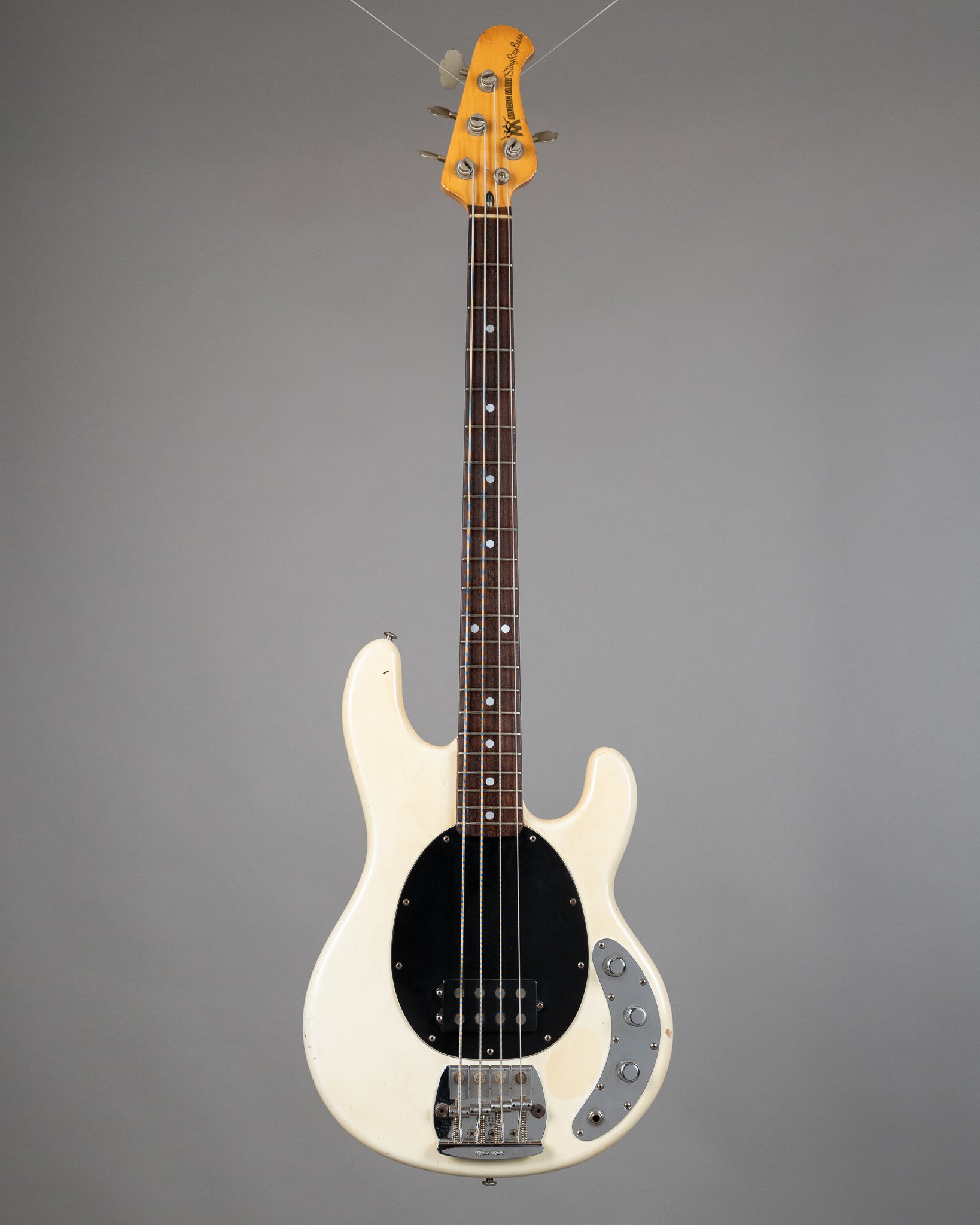 ヒロ　MUSICMAN Stingray4 White Rose 1983 Musicman Stingray (White, USA, OHSC)