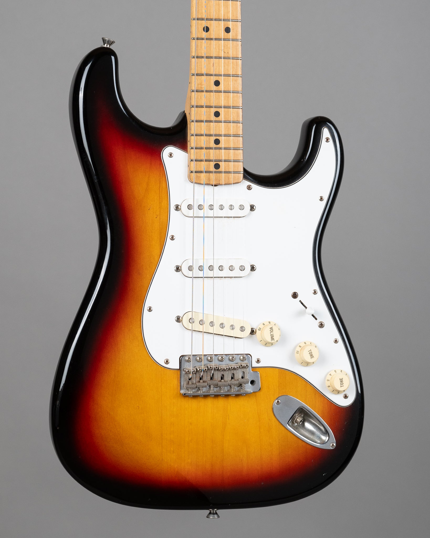 c2000s Fender Japan Standard Stratocaster ST-50 (Japan, Sunburst)