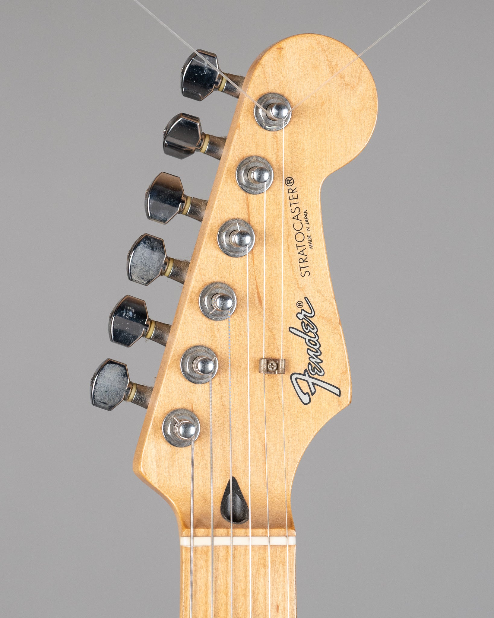 c2000s Fender Japan Standard Stratocaster ST-50 (Japan, Sunburst)