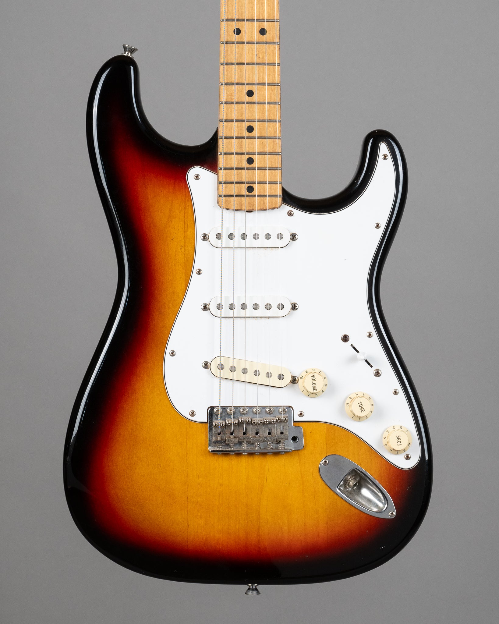 c2000s Fender Japan Standard Stratocaster ST-50 (Japan, Sunburst)