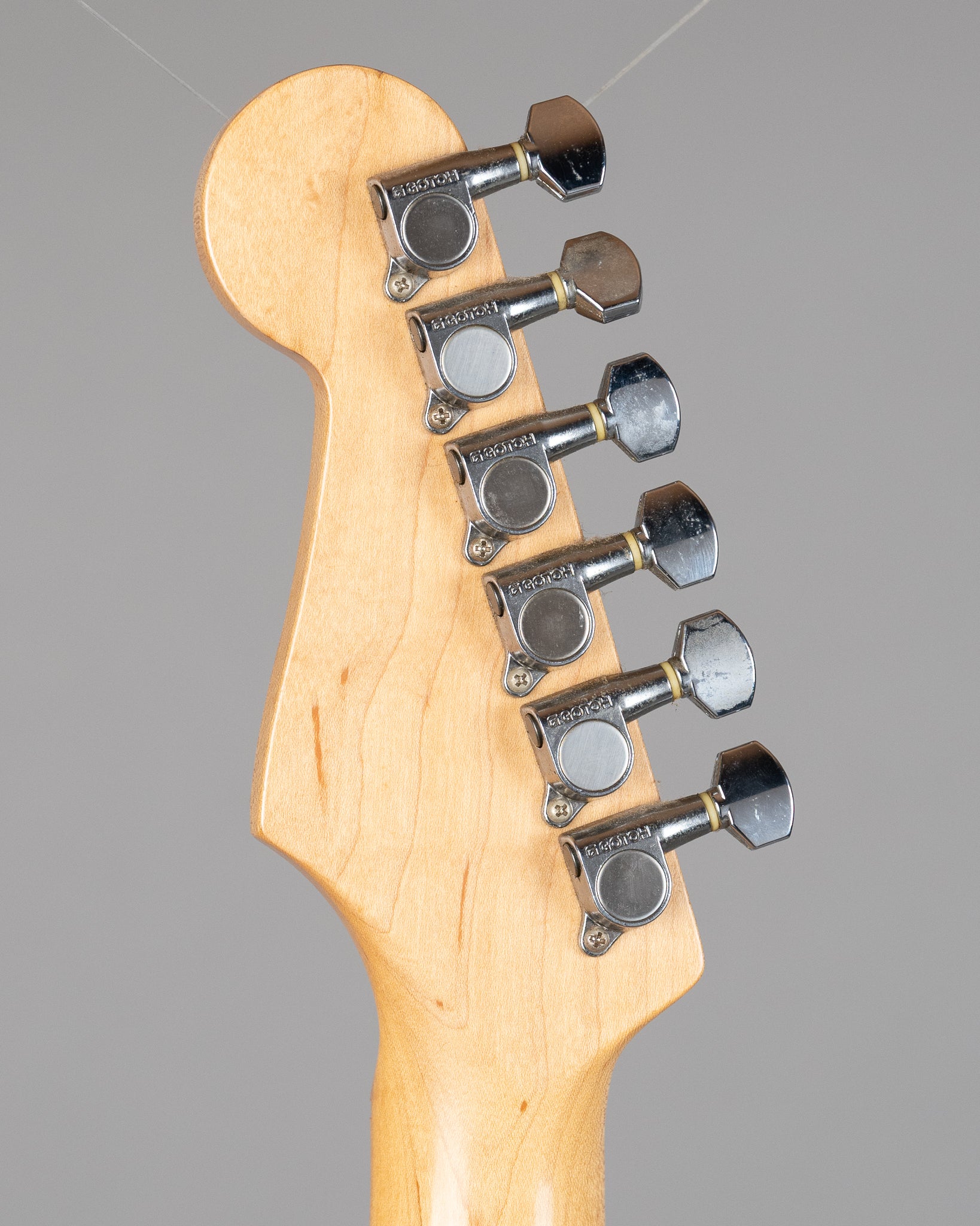 c2000s Fender Japan Standard Stratocaster ST-50 (Japan, Sunburst)