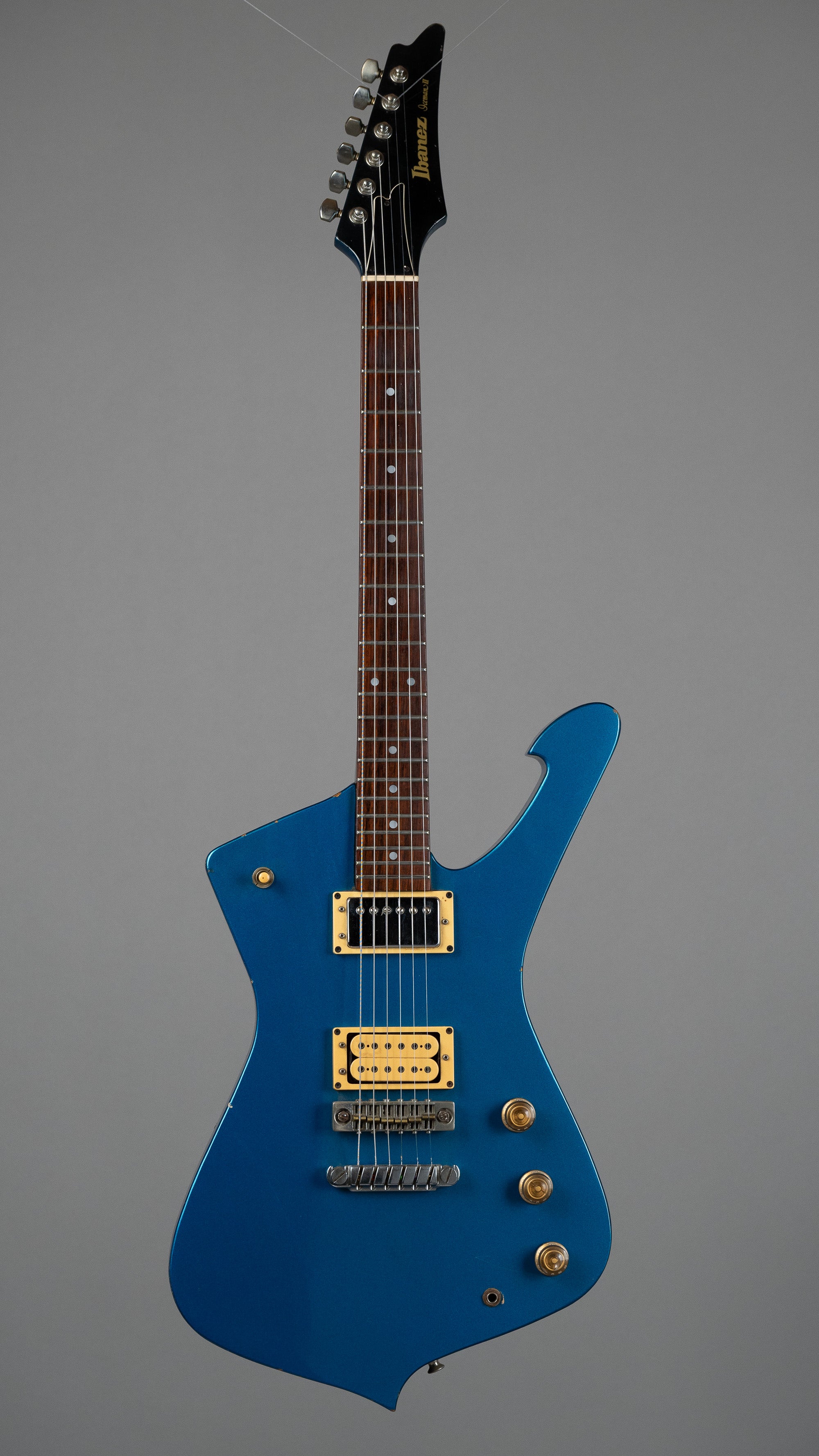 1982 Ibanez Iceman II (Japan. Regal Blue)