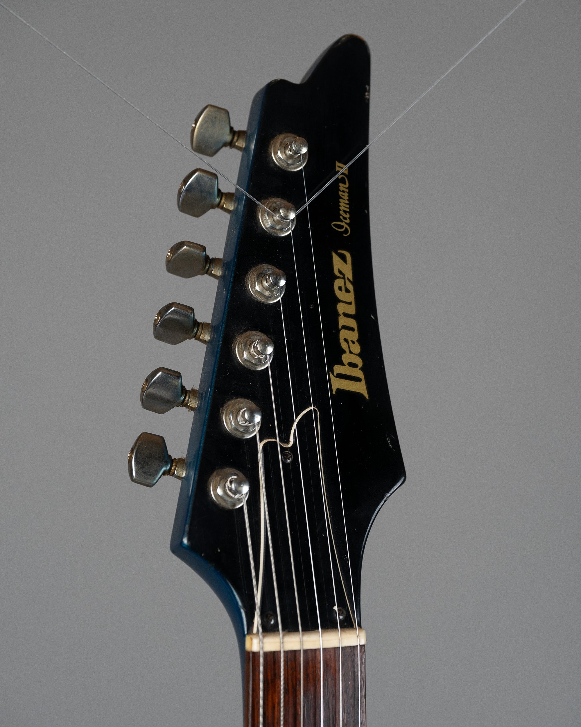 1982 Ibanez Iceman II (Japan. Regal Blue)