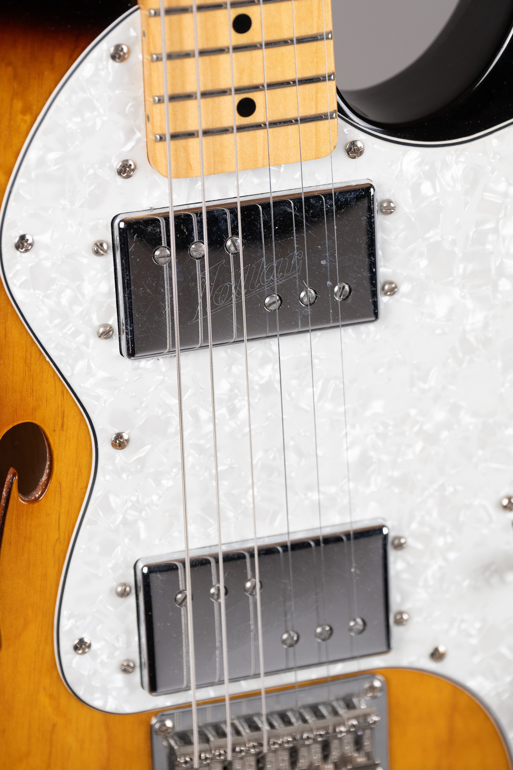 2014 Squier Classic Vibe Thinline (China, Sunburst, Lollar Pickups, Fender Hardcase)