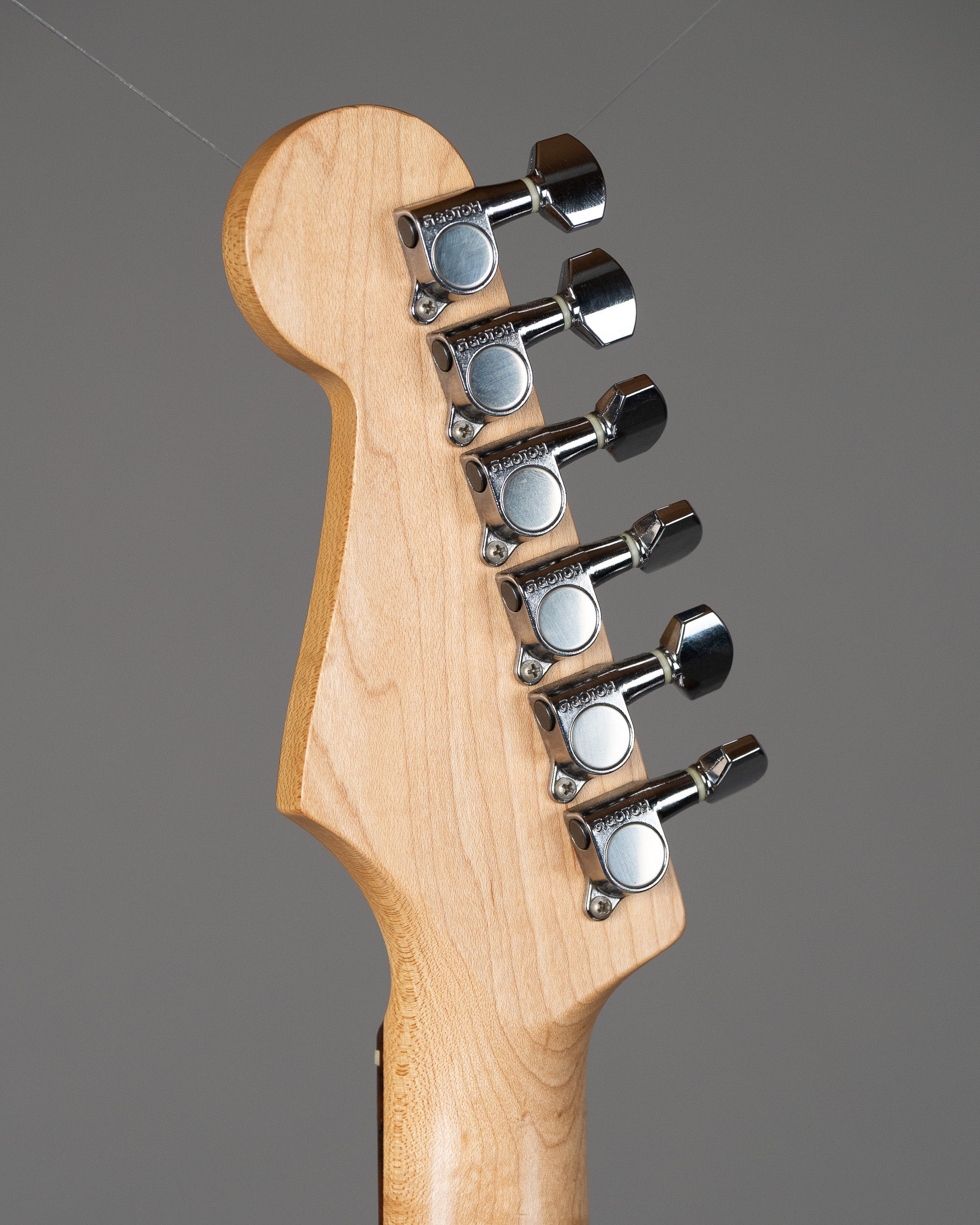 Fender Japan Stratocaster 2014年製　ストラト 2014 Fender Standard Series Stratocaster (Japan, Sunburst)
