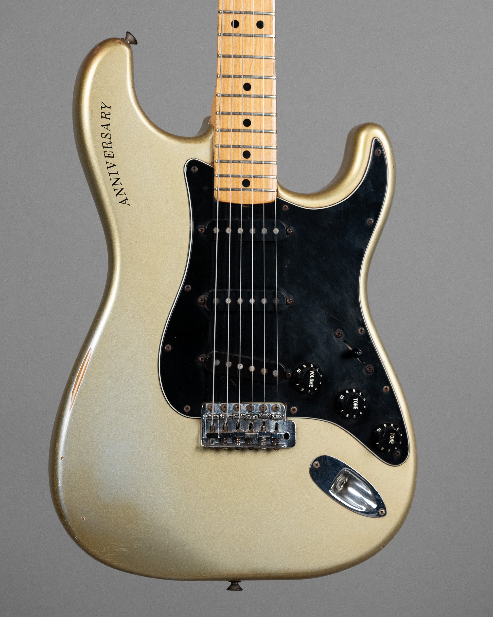 1979 Fender Anniversary Stratocaster (USA, Silver, Fender Tweed Case)