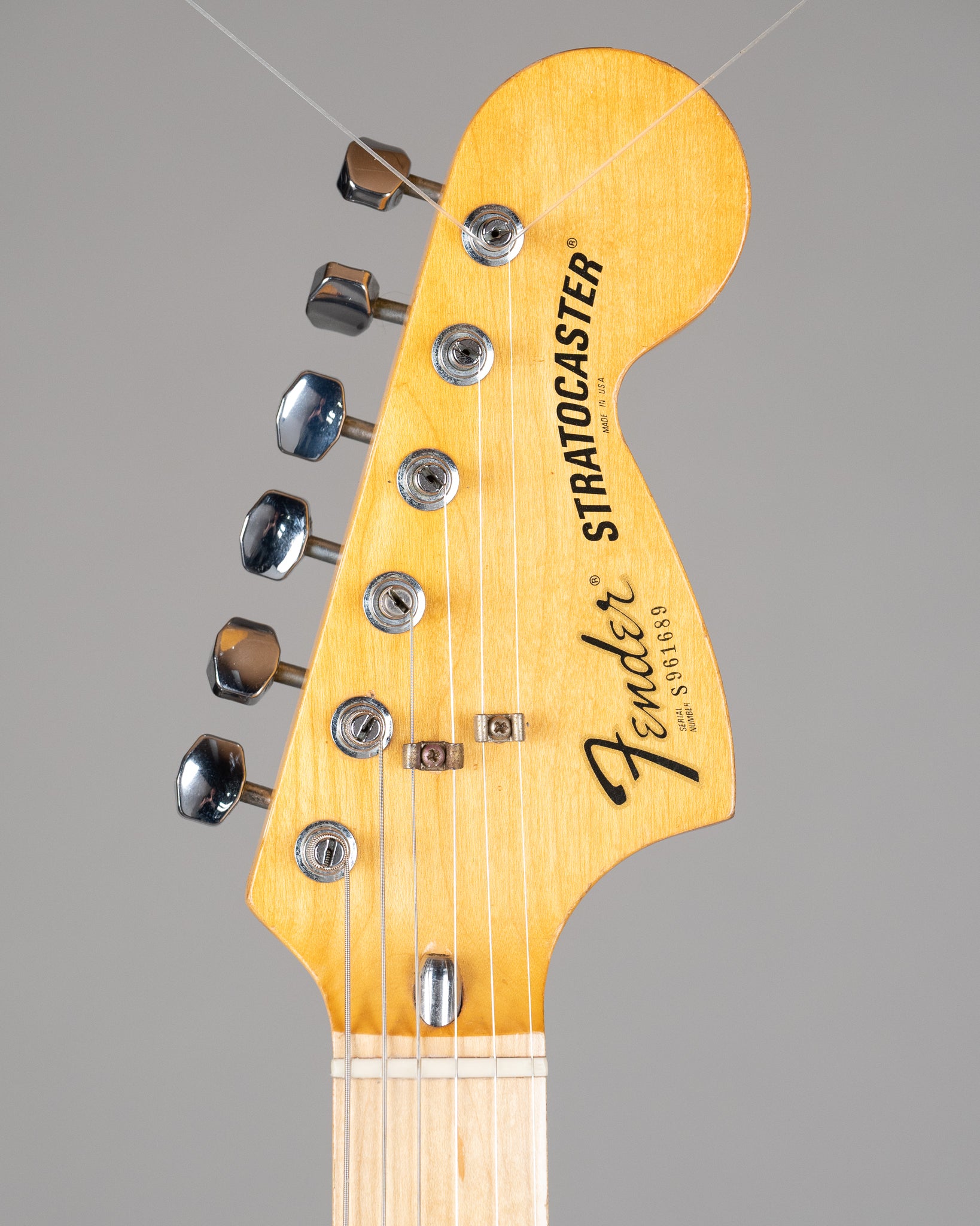 1979 Fender Stratocaster International Series (USA, Moroccan Red,  HSC)