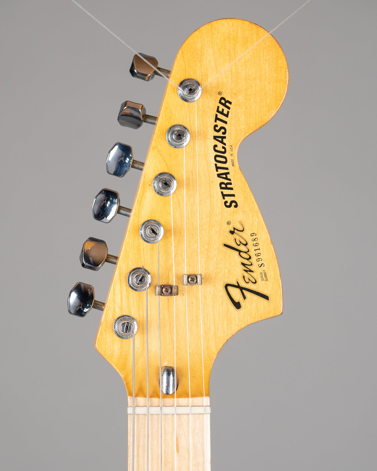 1979 Fender Stratocaster International Series (USA, Moroccan Red,  OHSC)
