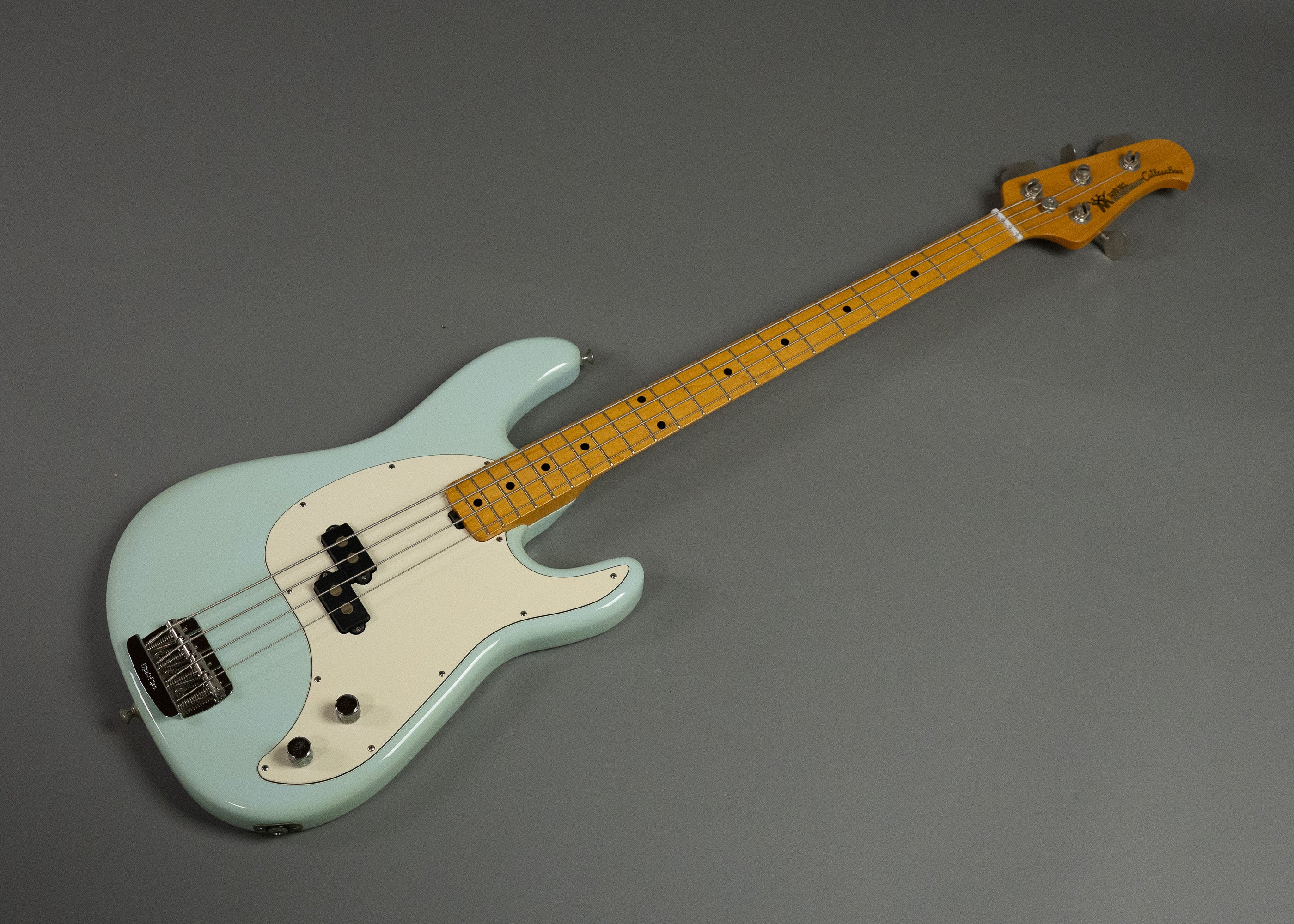 2017 Music Man Cutlass Bass (Diamond Blue, USA, HSC)