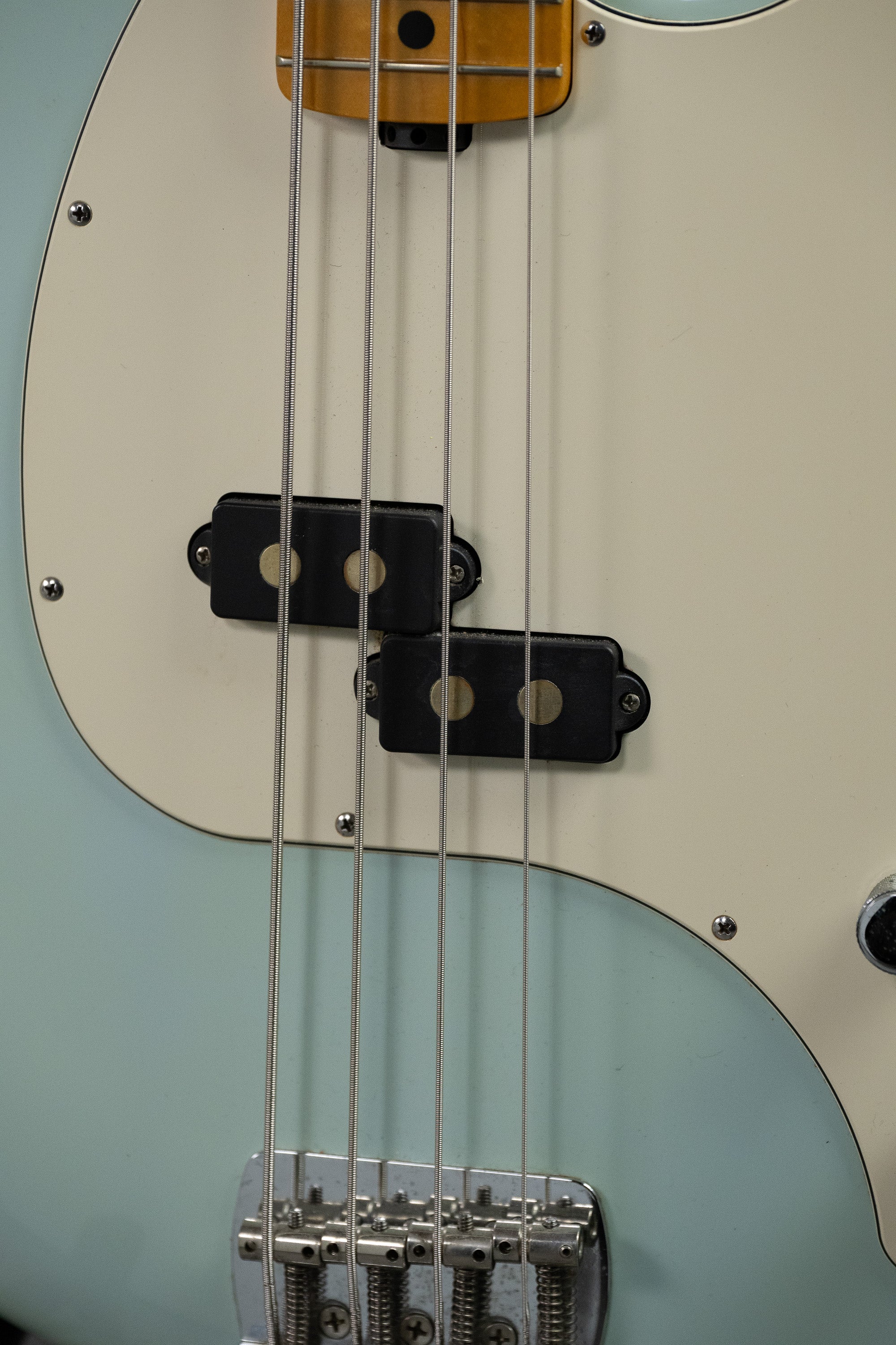 2017 Music Man Cutlass Bass (Diamond Blue, USA, HSC)