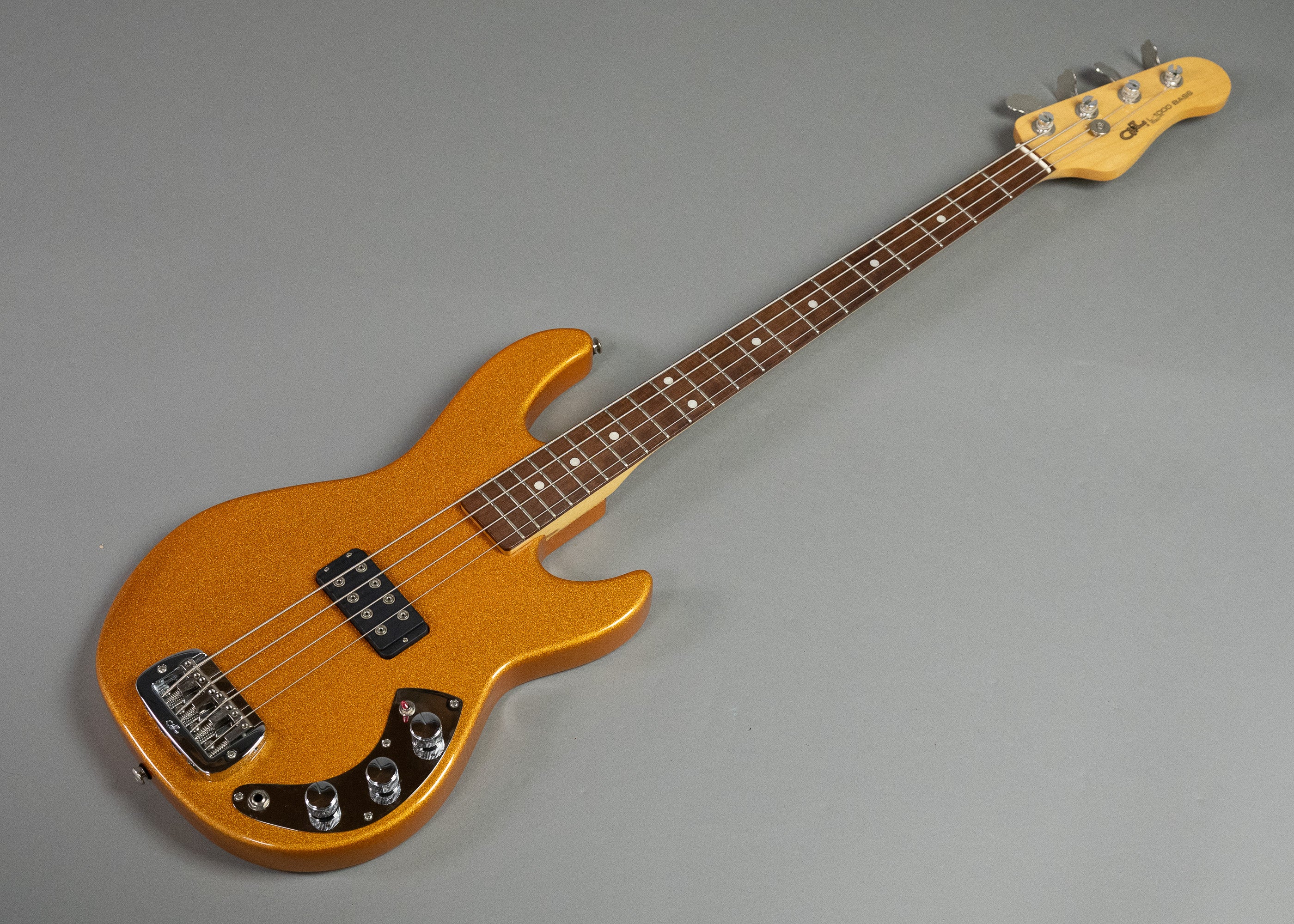 2020 G&L L-1000 Bass (Gold Sparkle, USA, HSC)