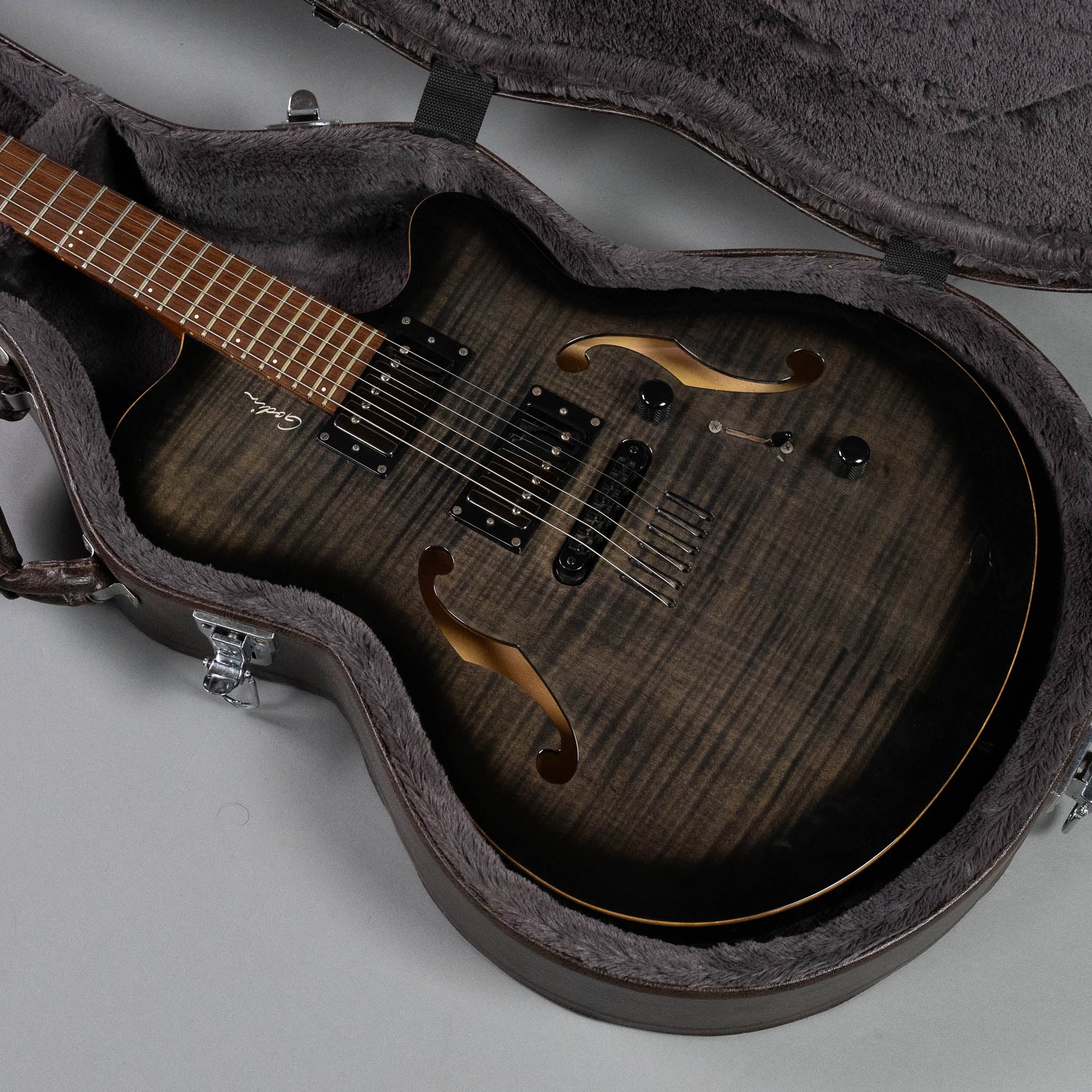 2002 Godin Flat 5 (Canada, Charcoal Burst, HSC)