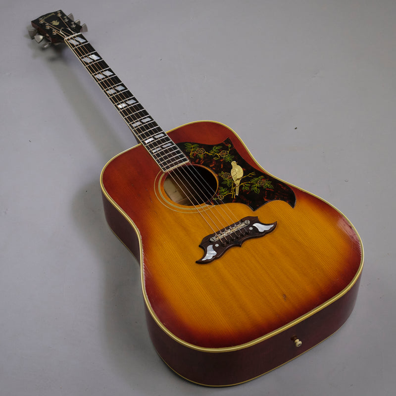 1962 Gibson Dove (USA, Cherry Sunburst, HSC)