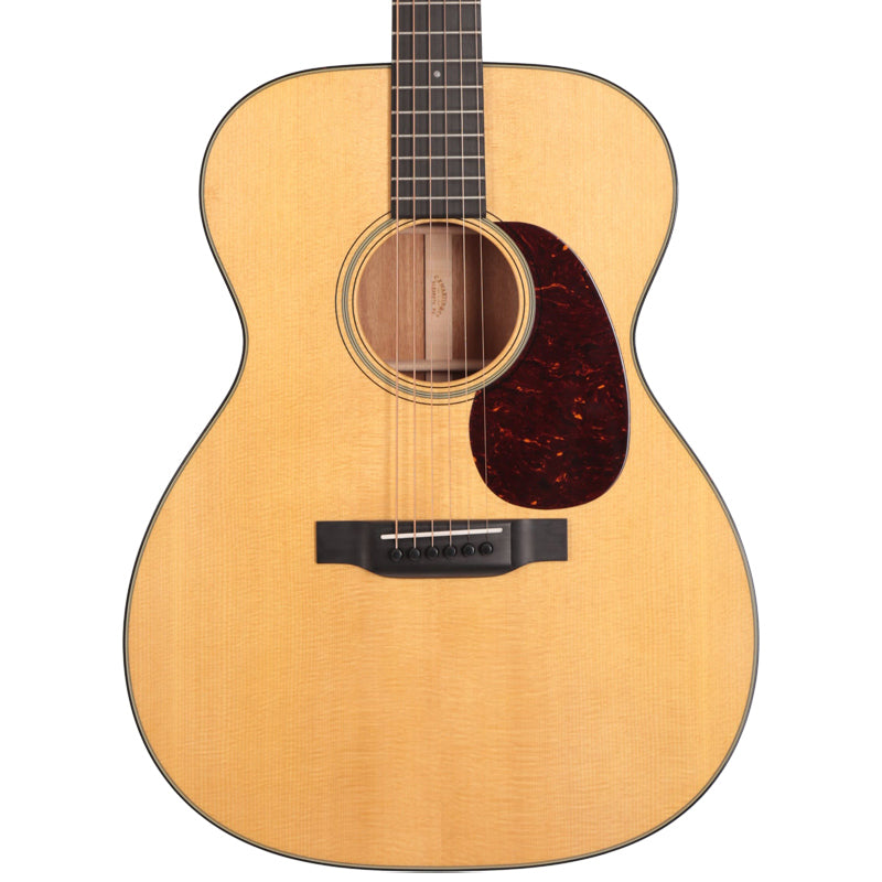 Martin 000-18 Standard Series Auditorium (Spruce, Mahogany, Case)