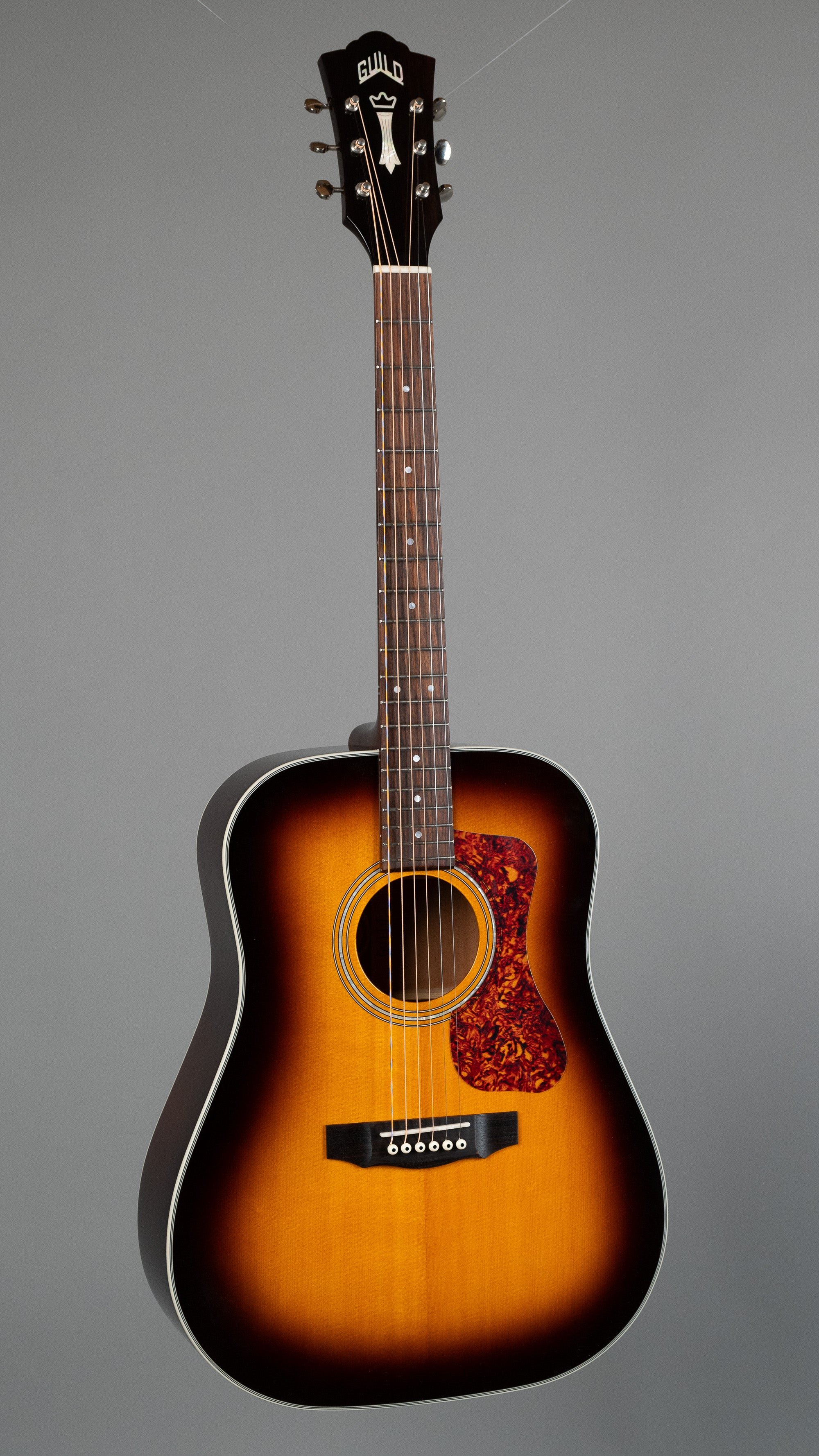 c2020s Guild D-140 (China, Sunburst, Gig Bag)