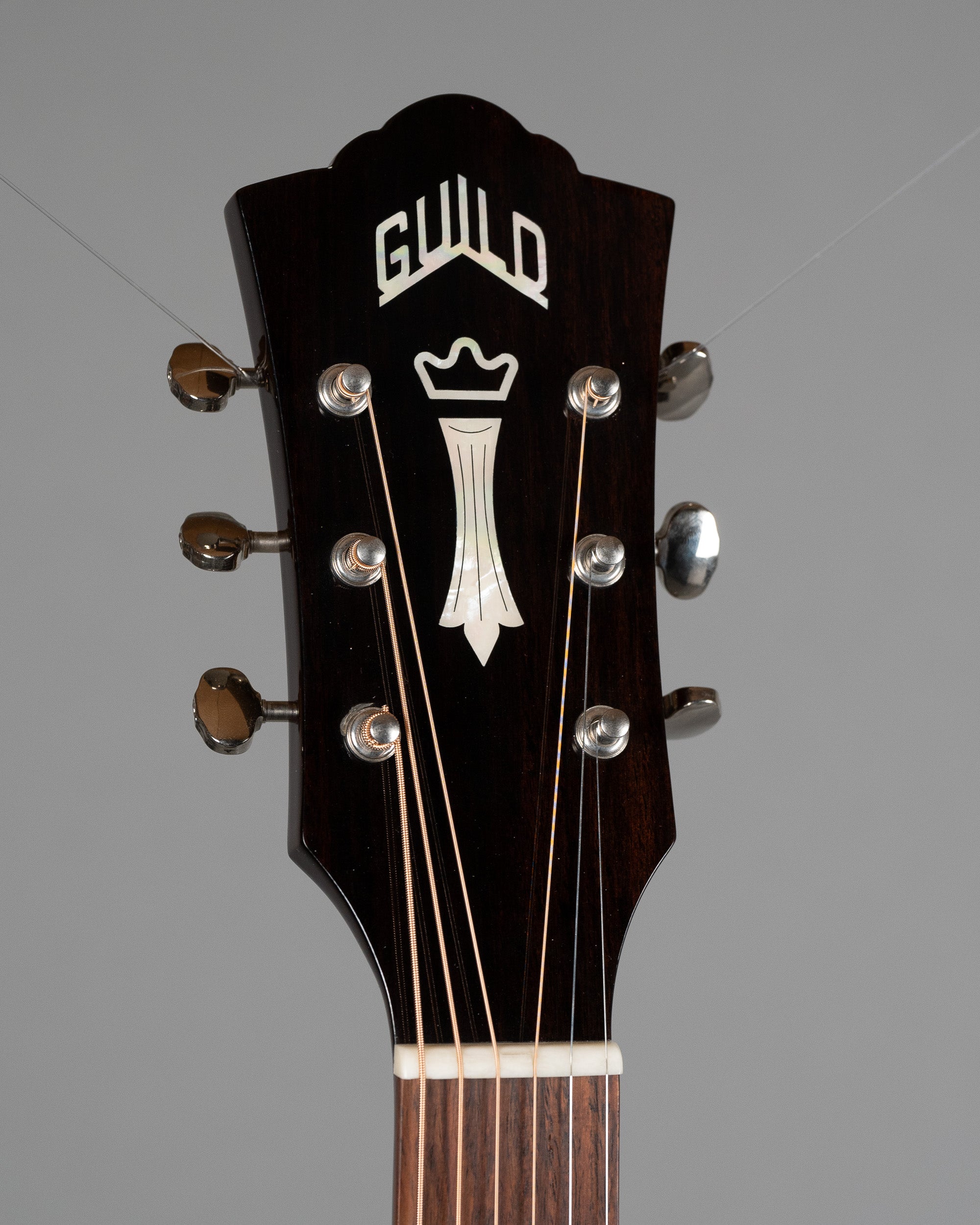 c2020s Guild D-140 (China, Sunburst, Gig Bag)