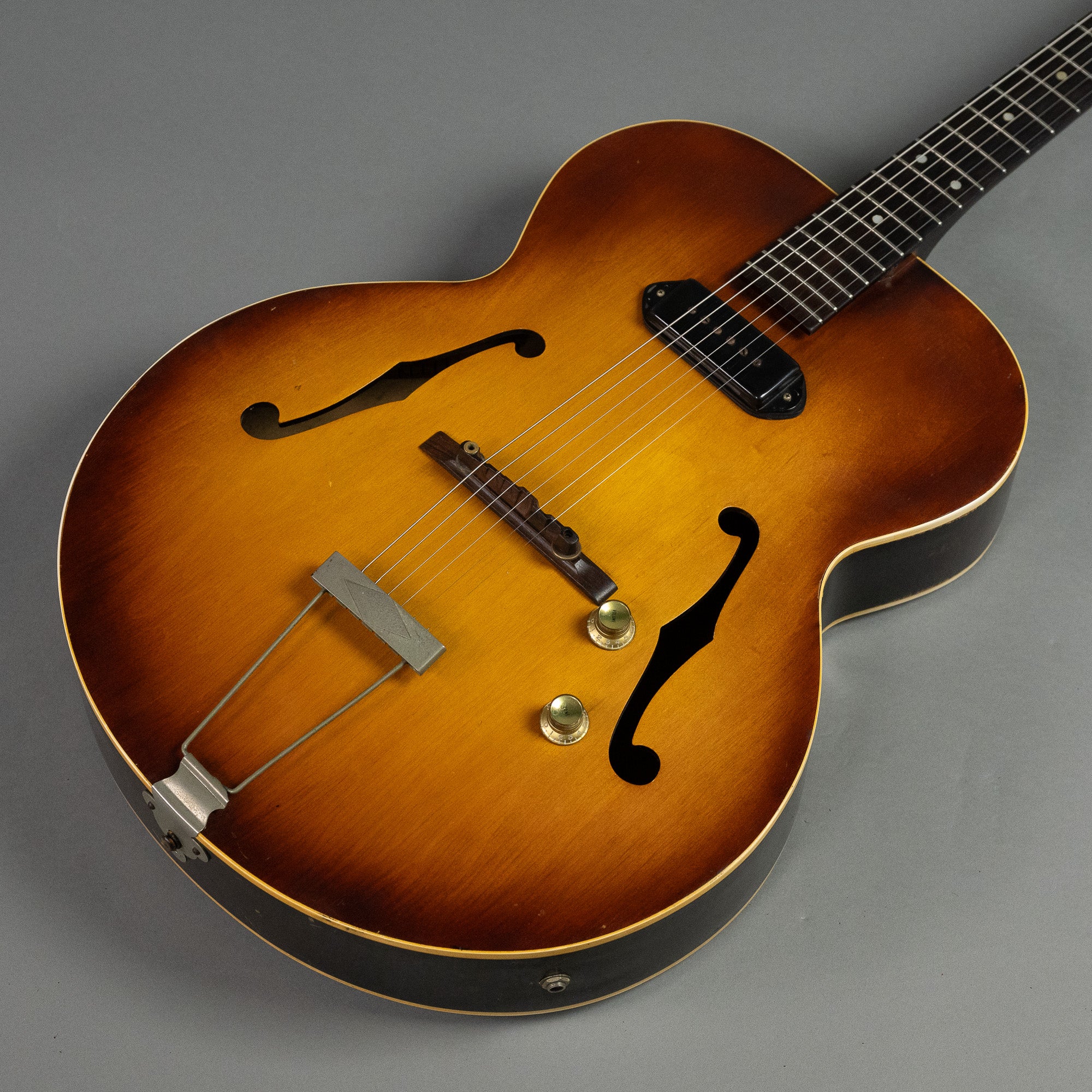 c1948 Gibson ES-150 (USA, Sunburst, HSC)